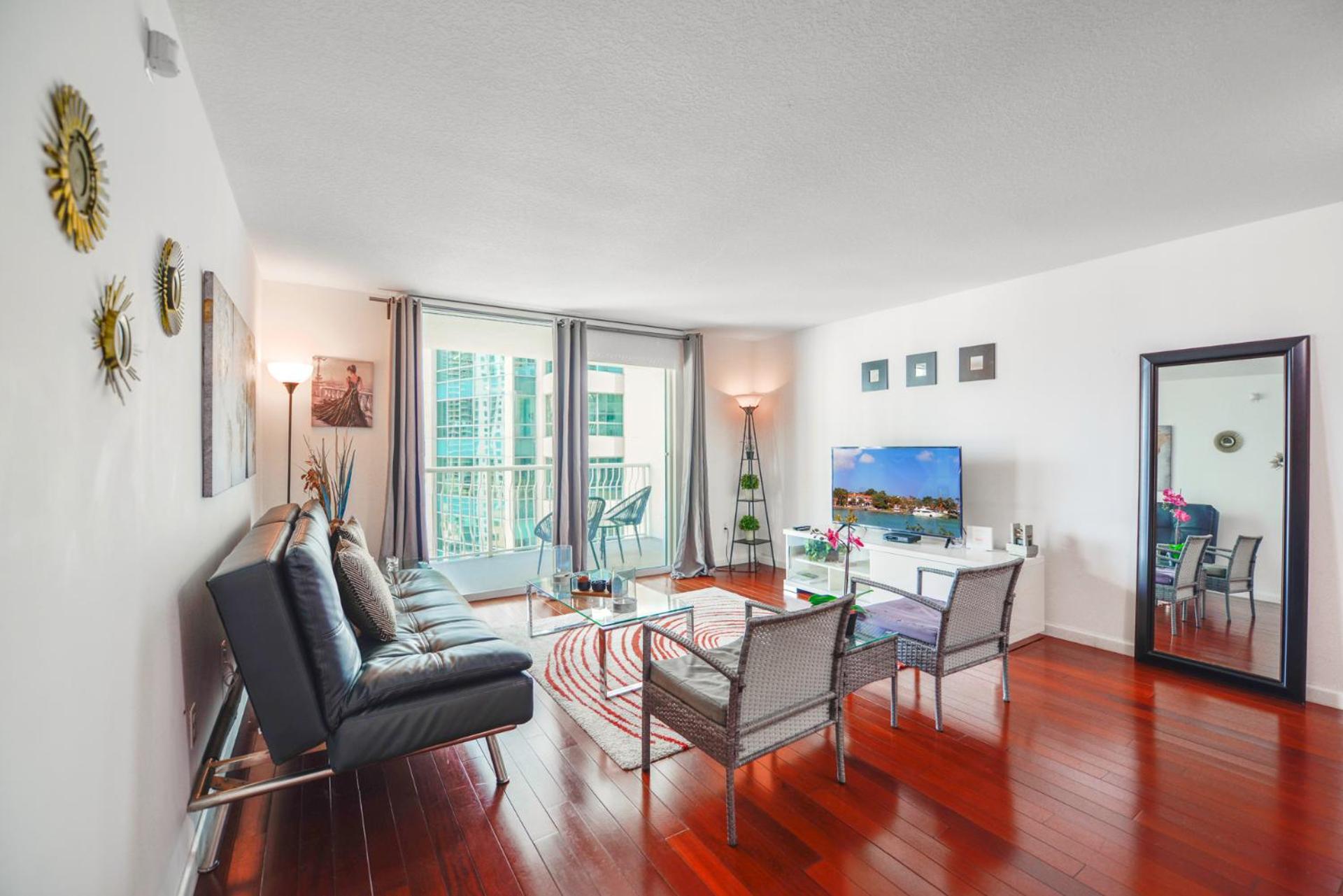 One-Bedroom Apartment with Balcony photo 1
