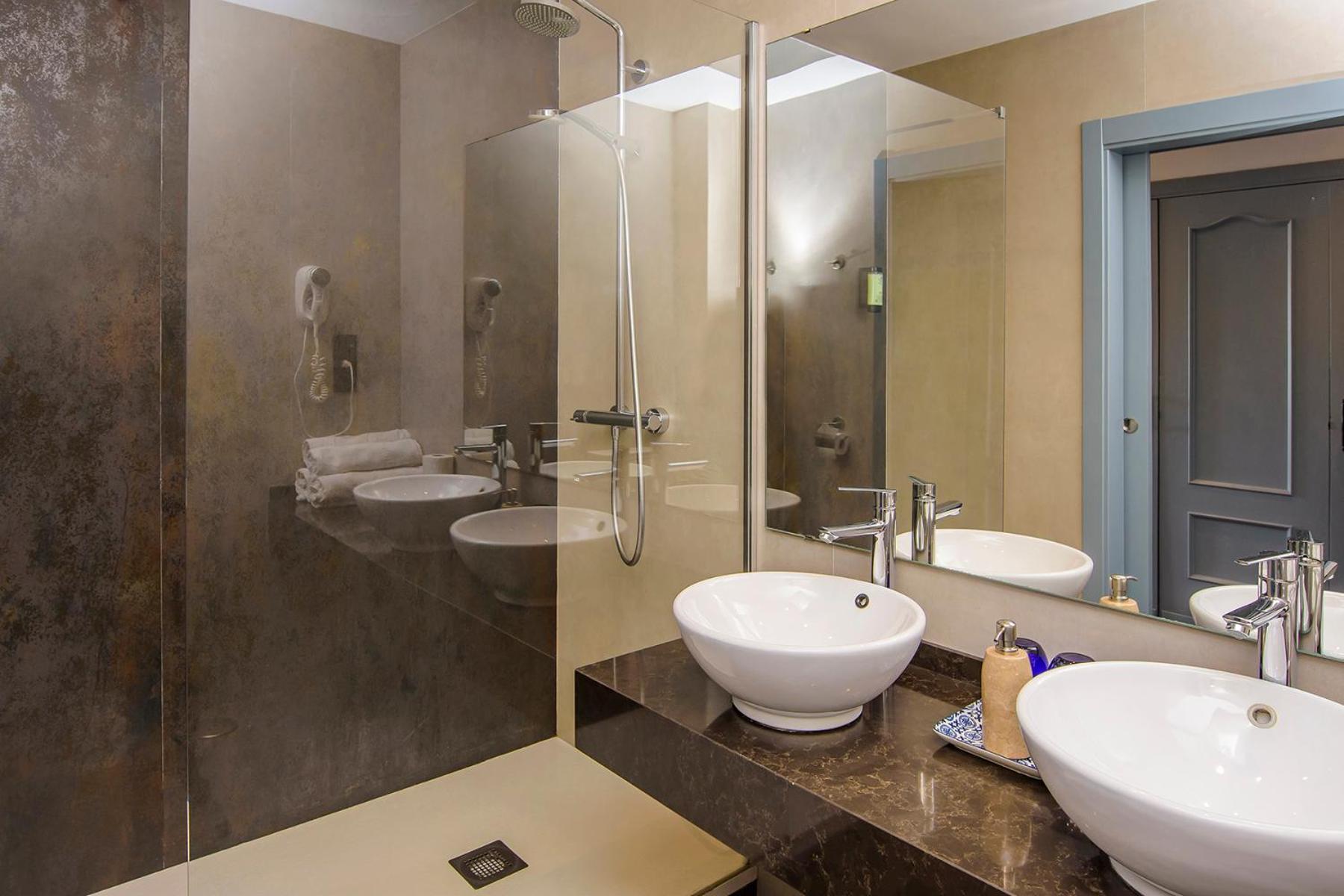 Superior Double or Twin Room with Sea View photo 3
