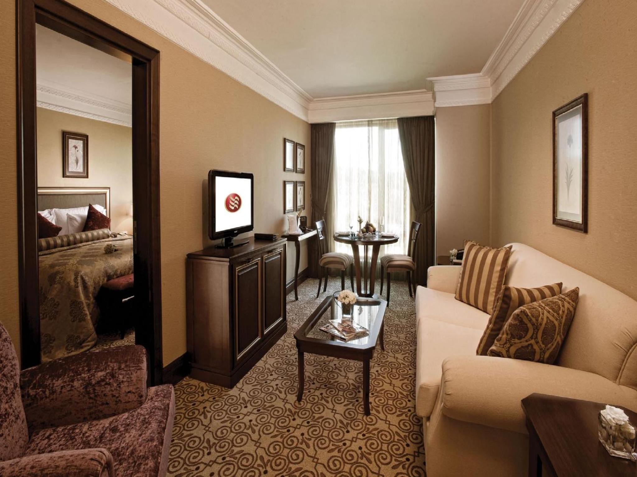Suite with Spa Bath - Club Lounge Access photo 1