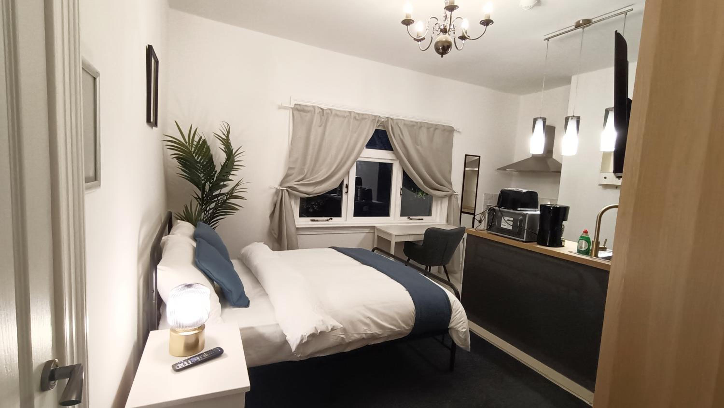 Studio Apartment with One Double Bed photo 1