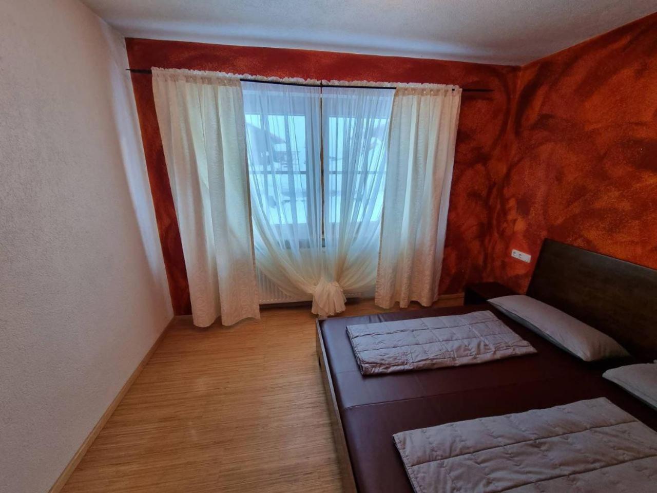 Apartment with Mountain View photo 2