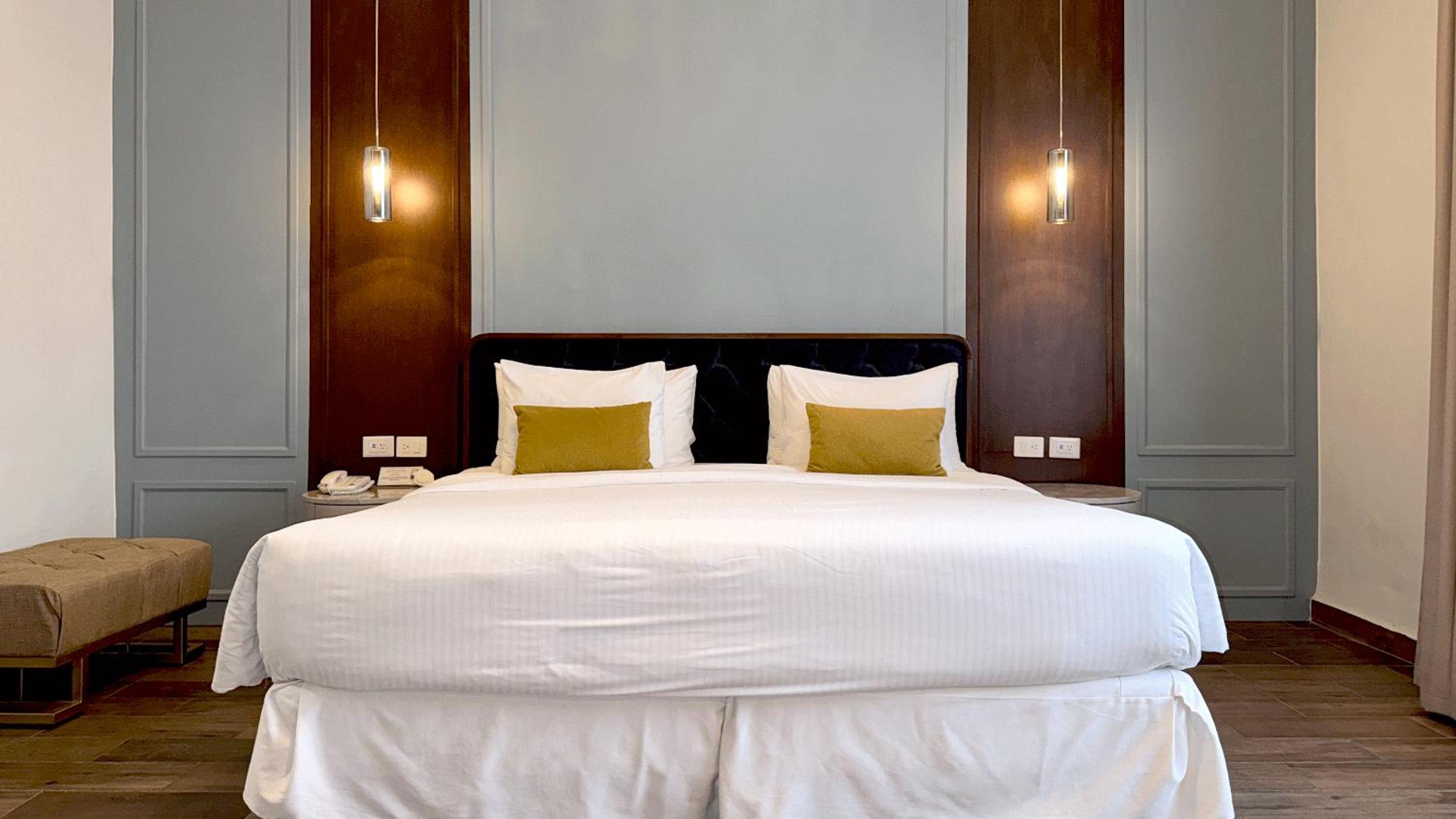 Suite with City View - Photo 1