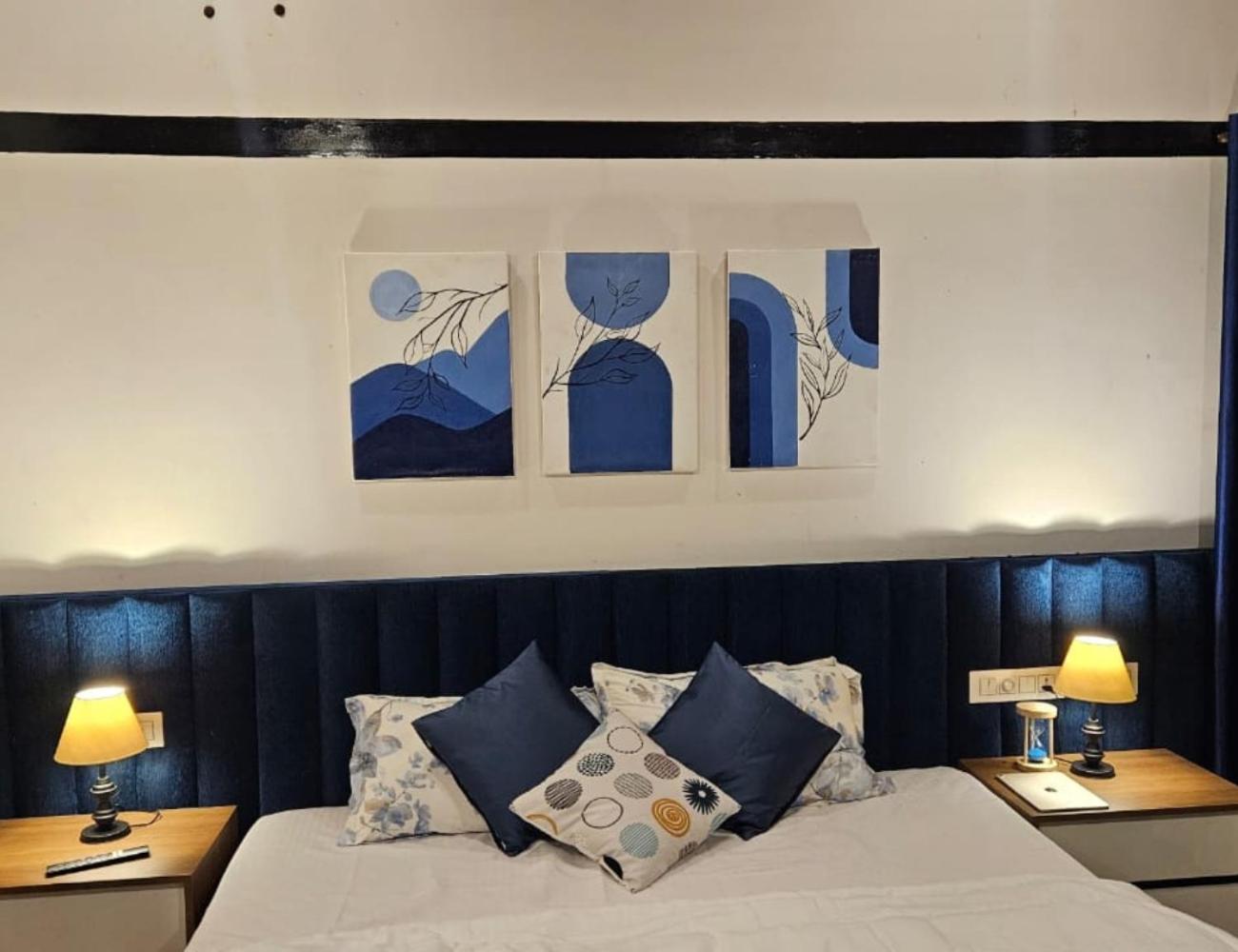 Deluxe Double Room With Balcony photo 2