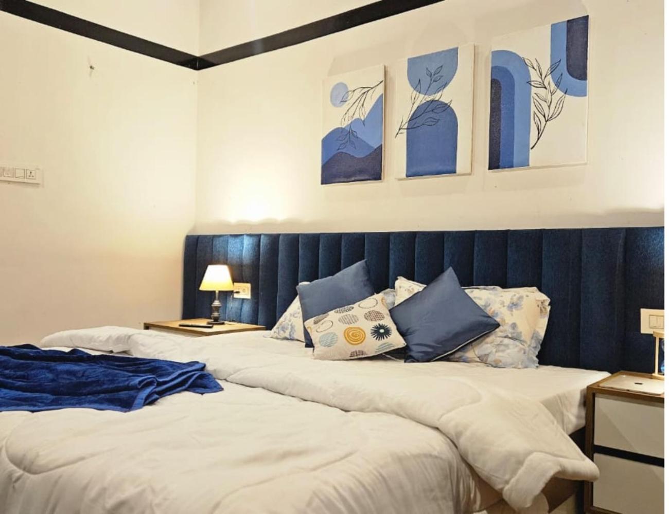 Deluxe Double Room With Balcony photo 3