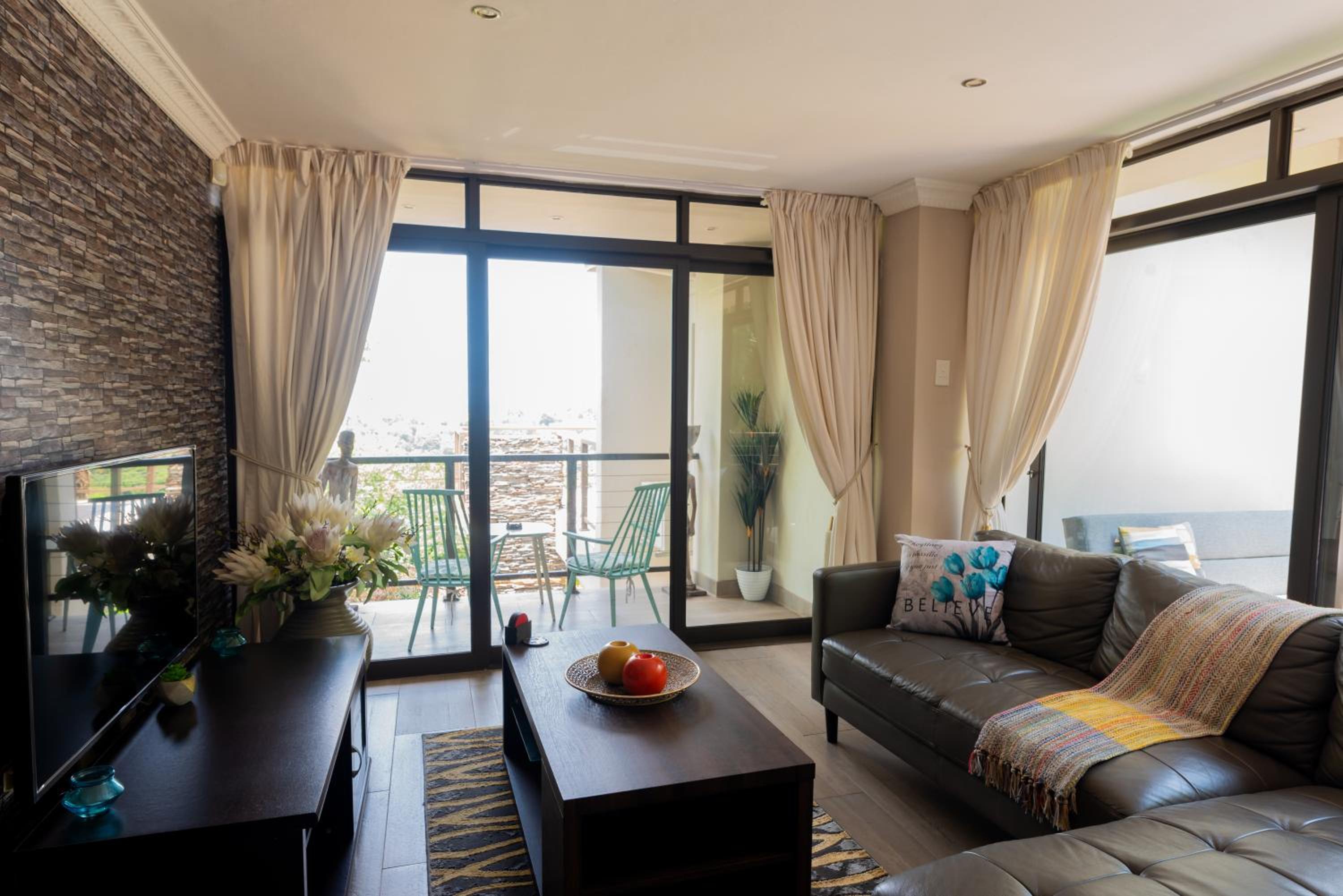 Apartment with Sea View - Photo 5