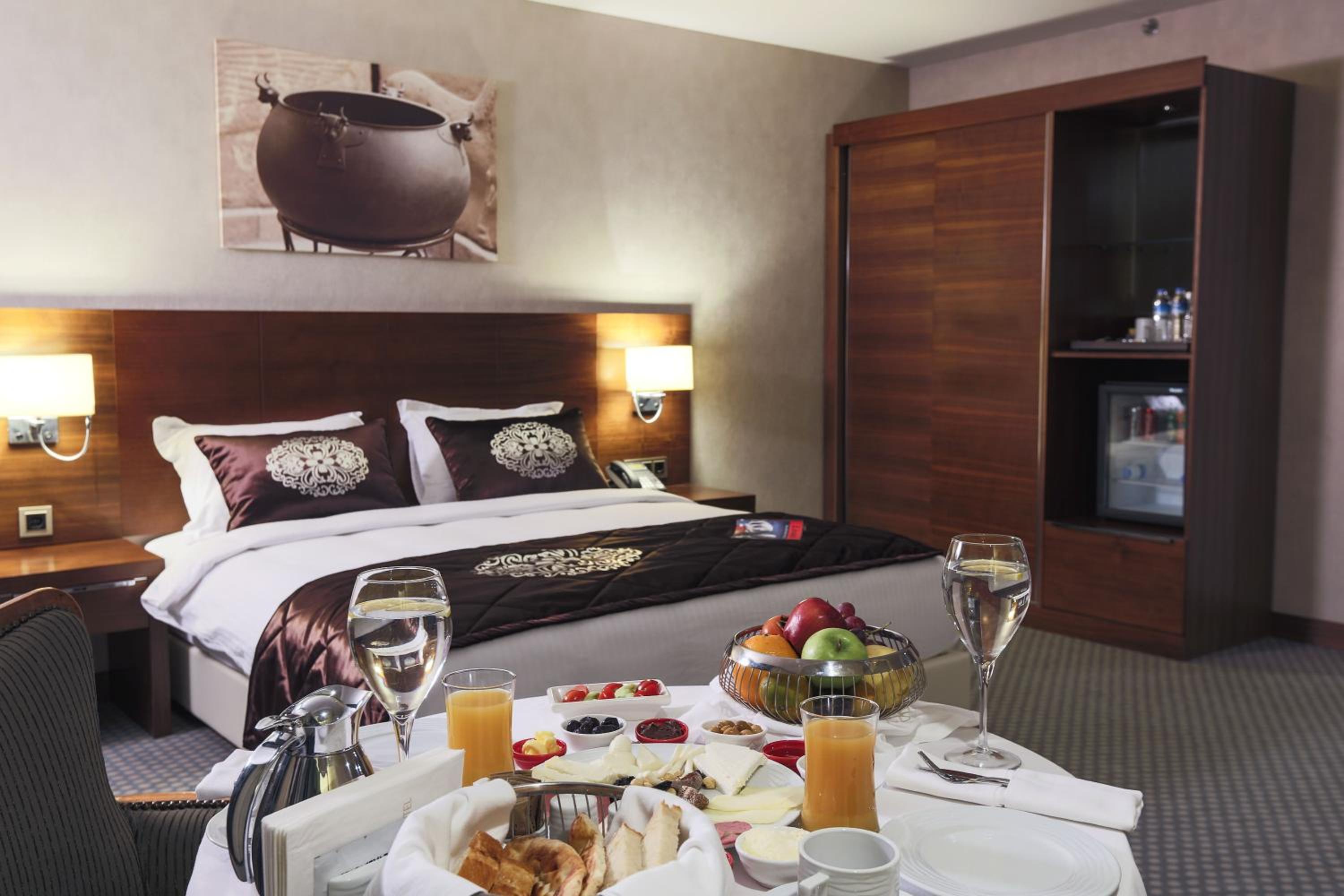 Standard Double Room - Photo 1