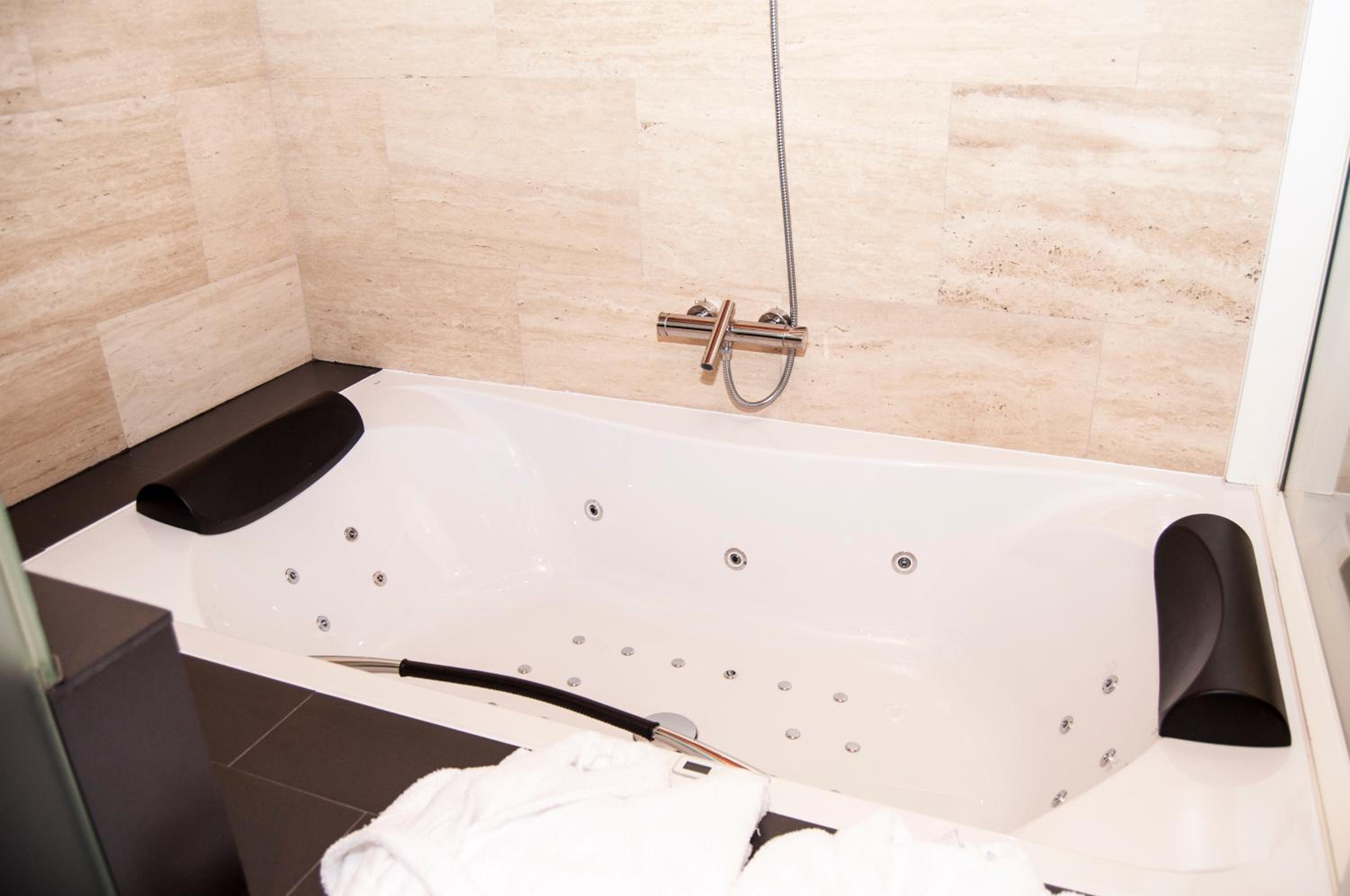 Superior Double Room - Photo 12