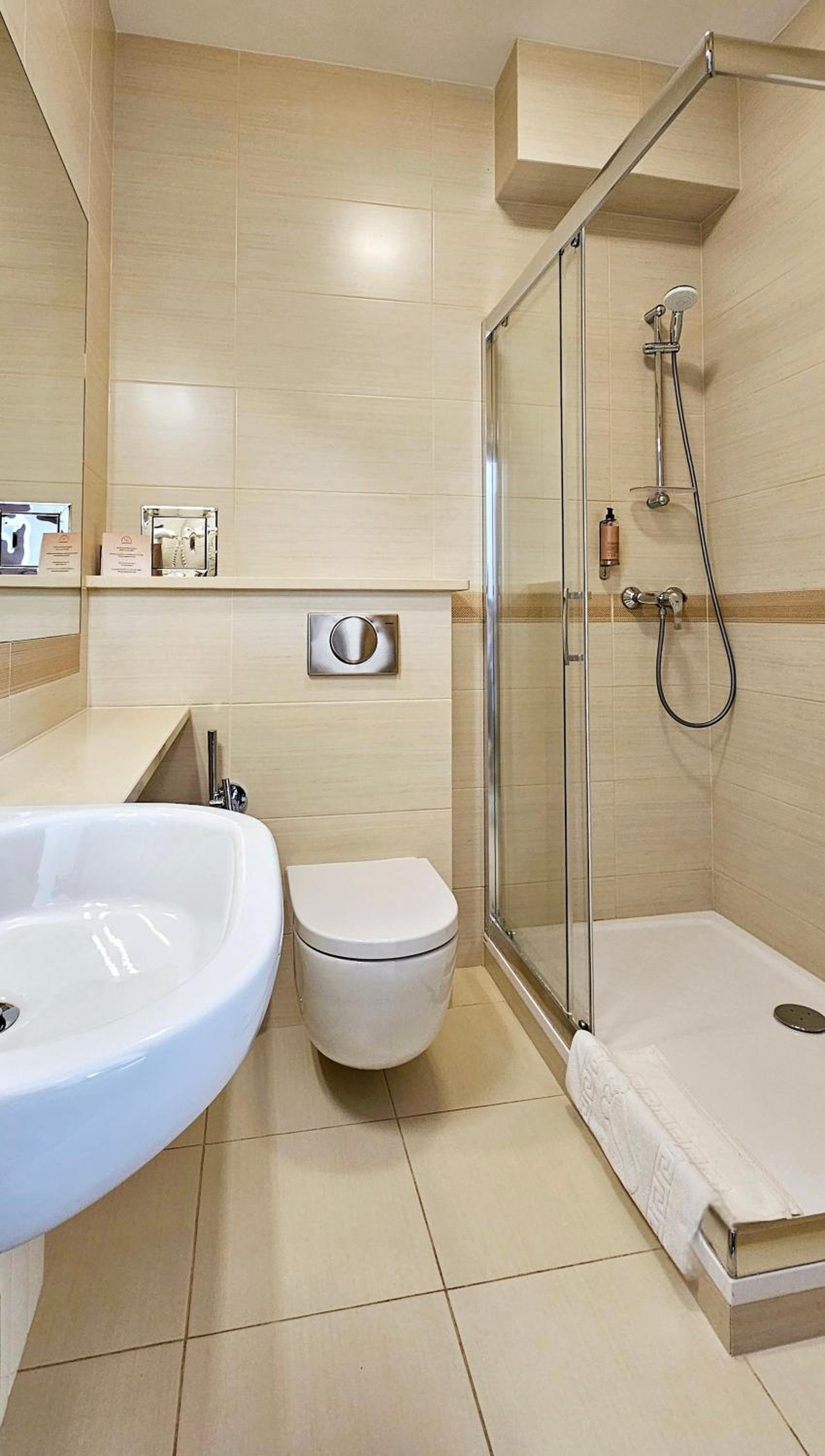 Deluxe Double Or Twin Room photo 3