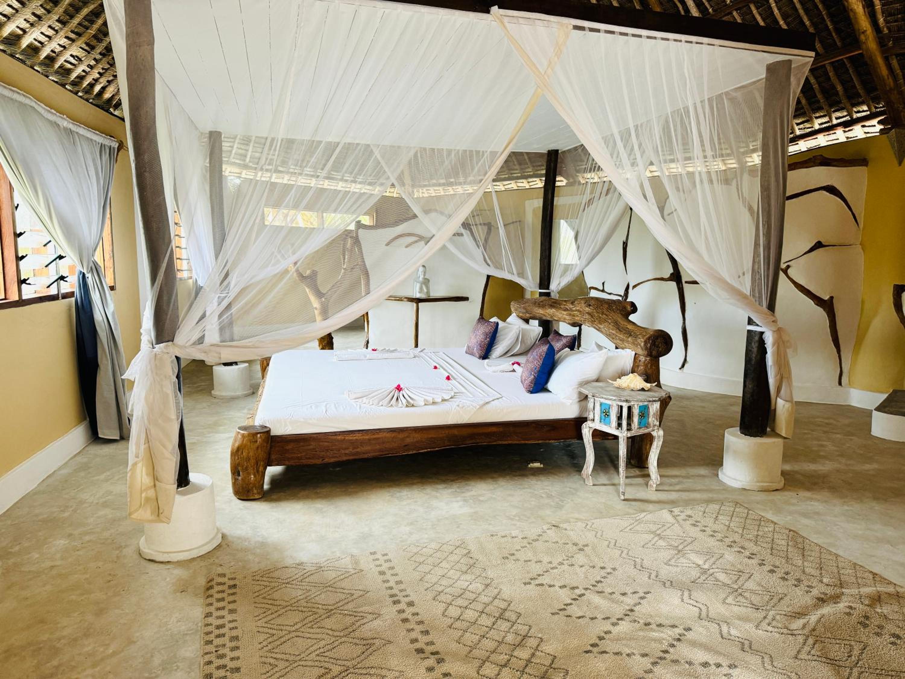 Deluxe King Suite photo 1