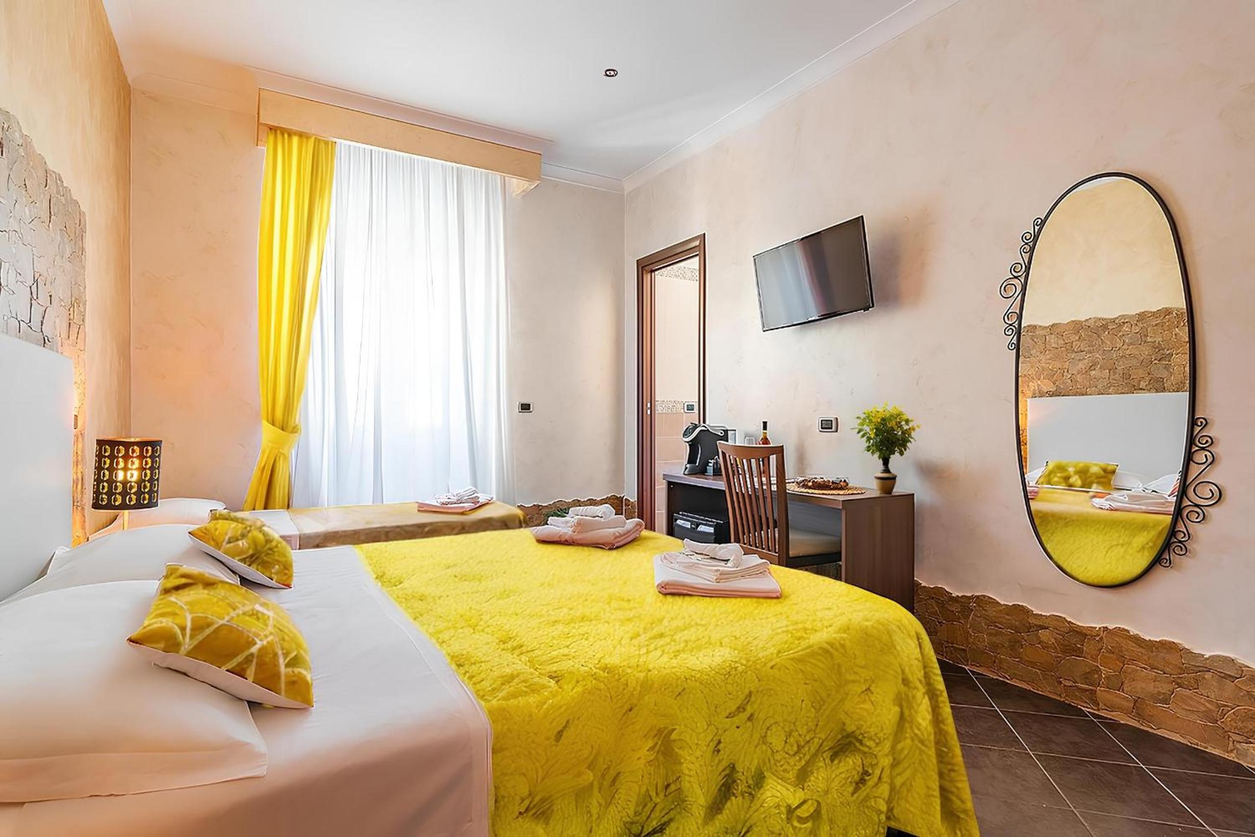 Triple Room with Private Bathroom photo 3