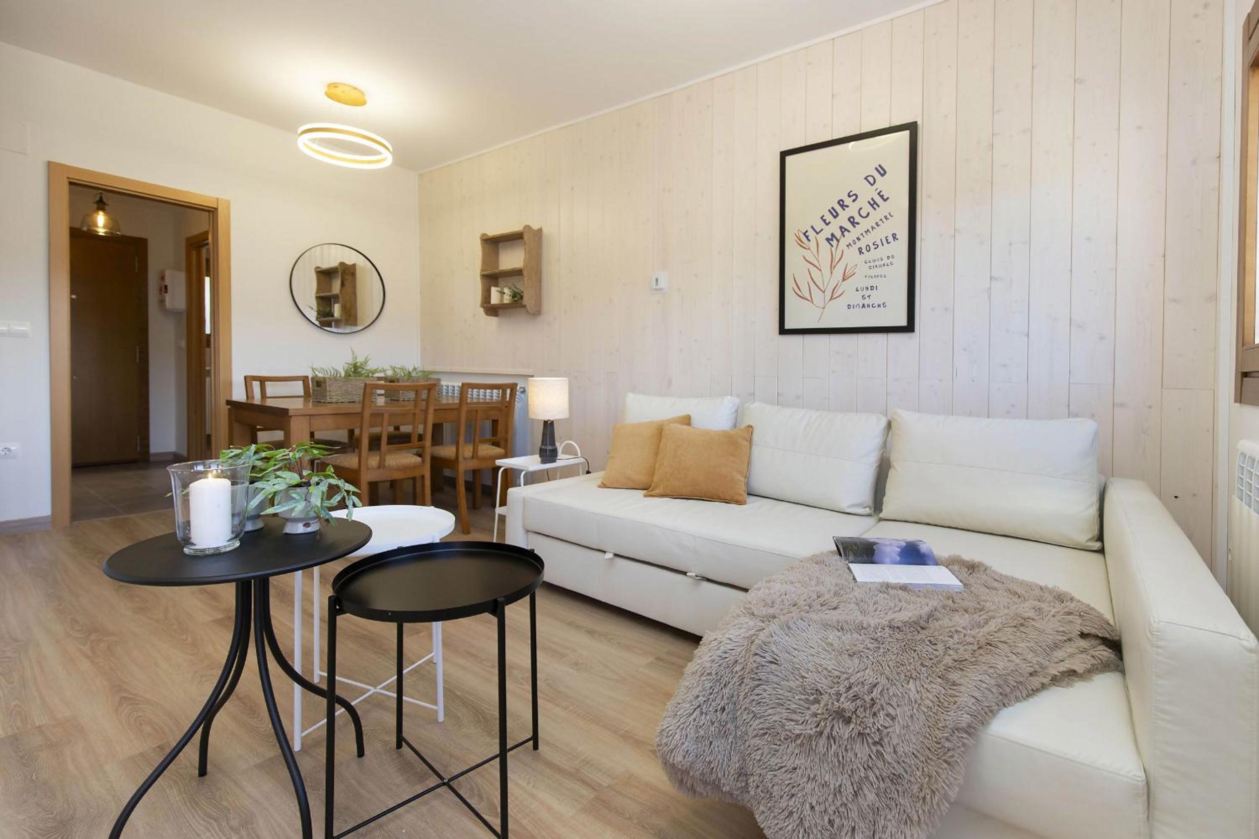 Three-Bedroom House photo 2