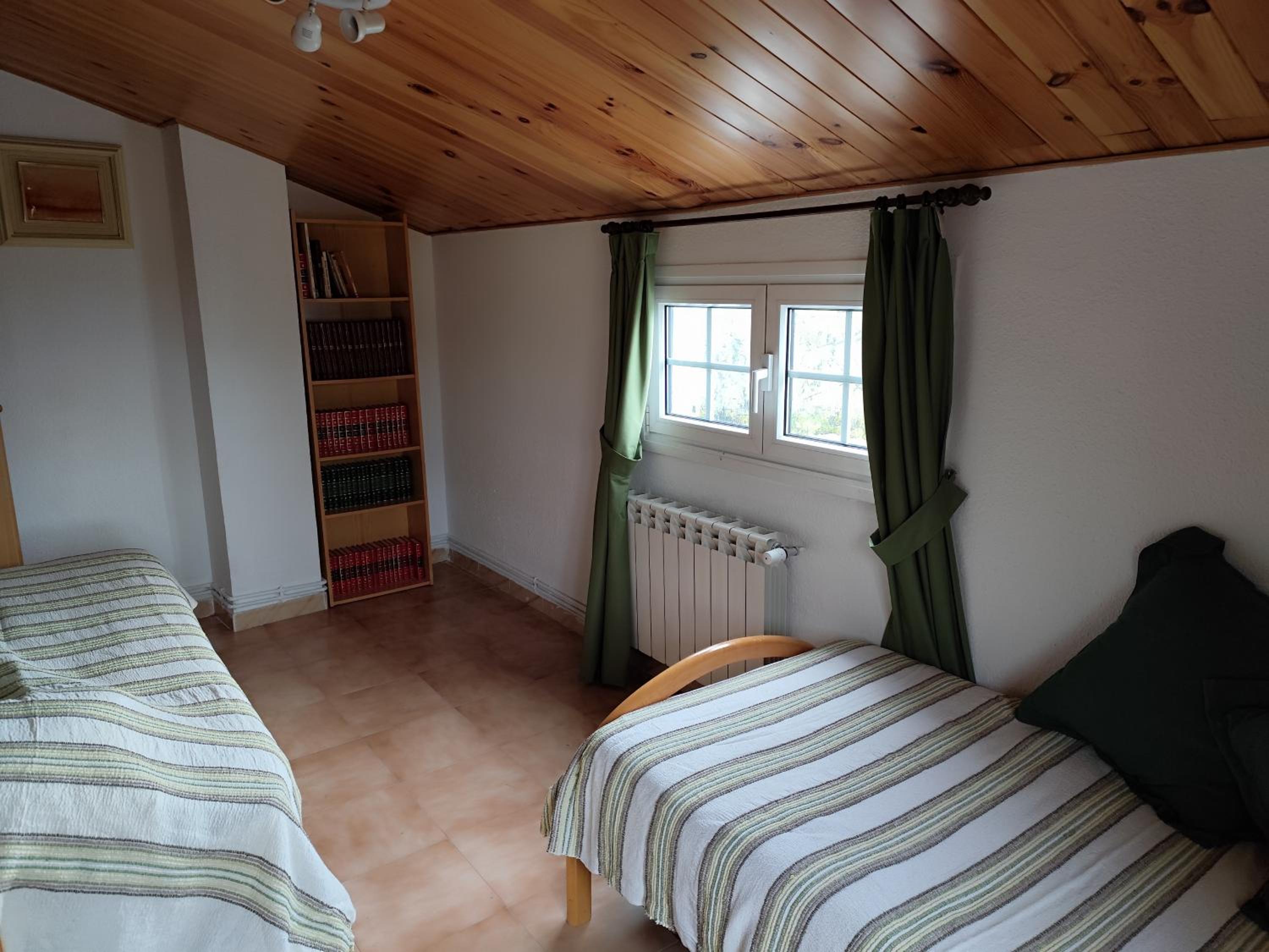Three-Bedroom House photo 2