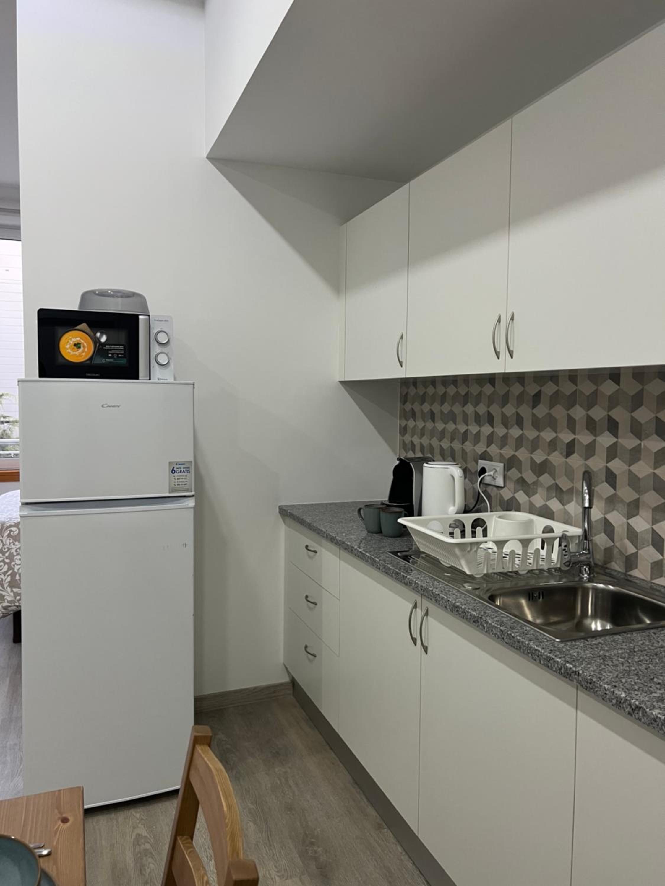 Studio Apartment with One Double Bed photo 3