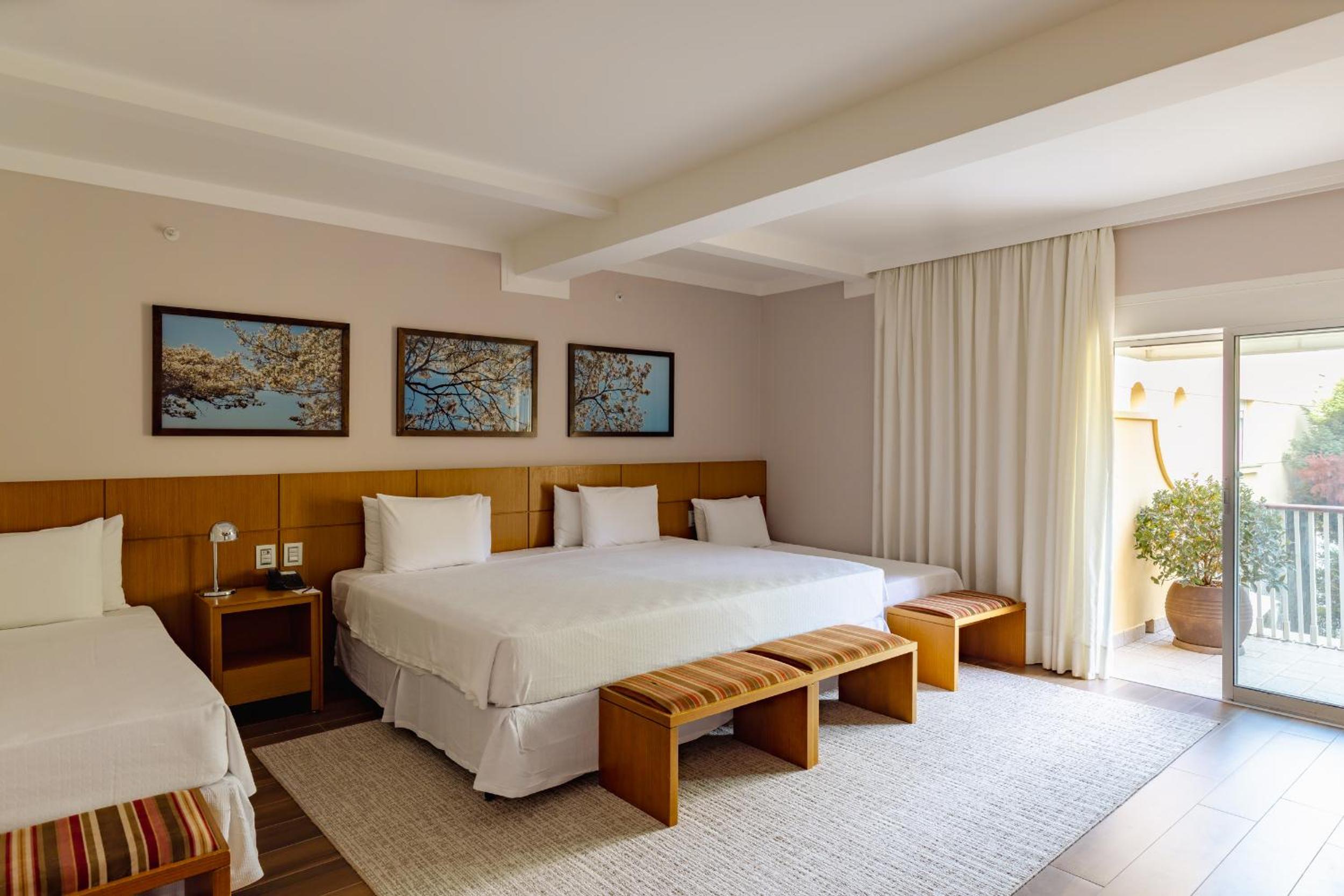 Quadruple Room with Balcony photo 1