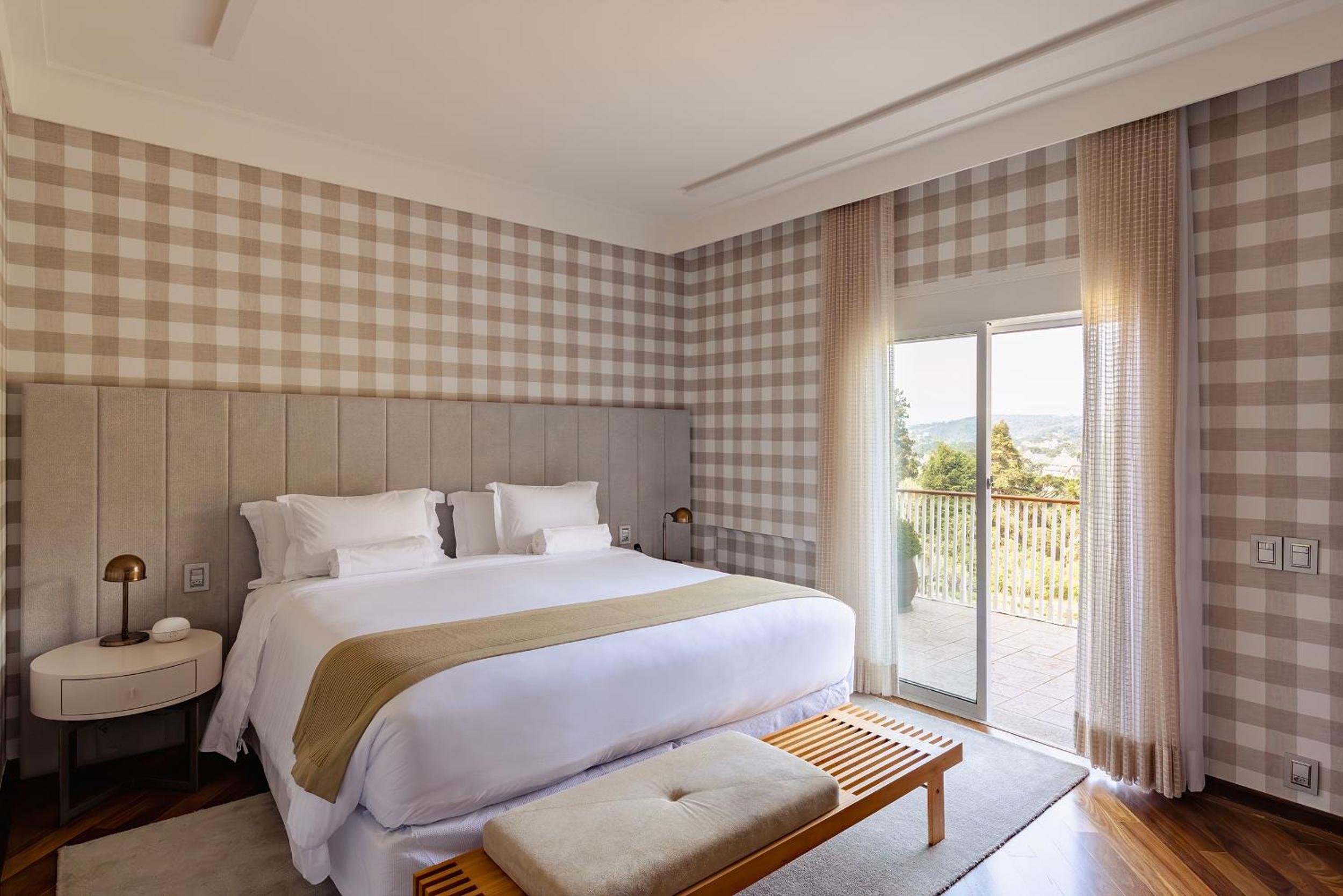 Suite with Balcony photo 1