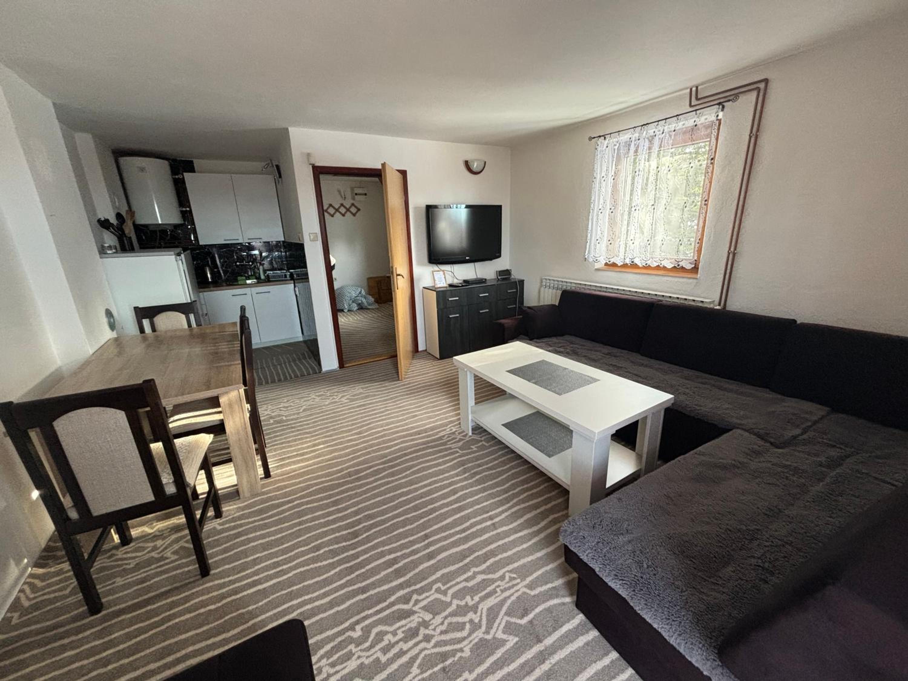 Two-Bedroom Apartment with Mountain View photo 1