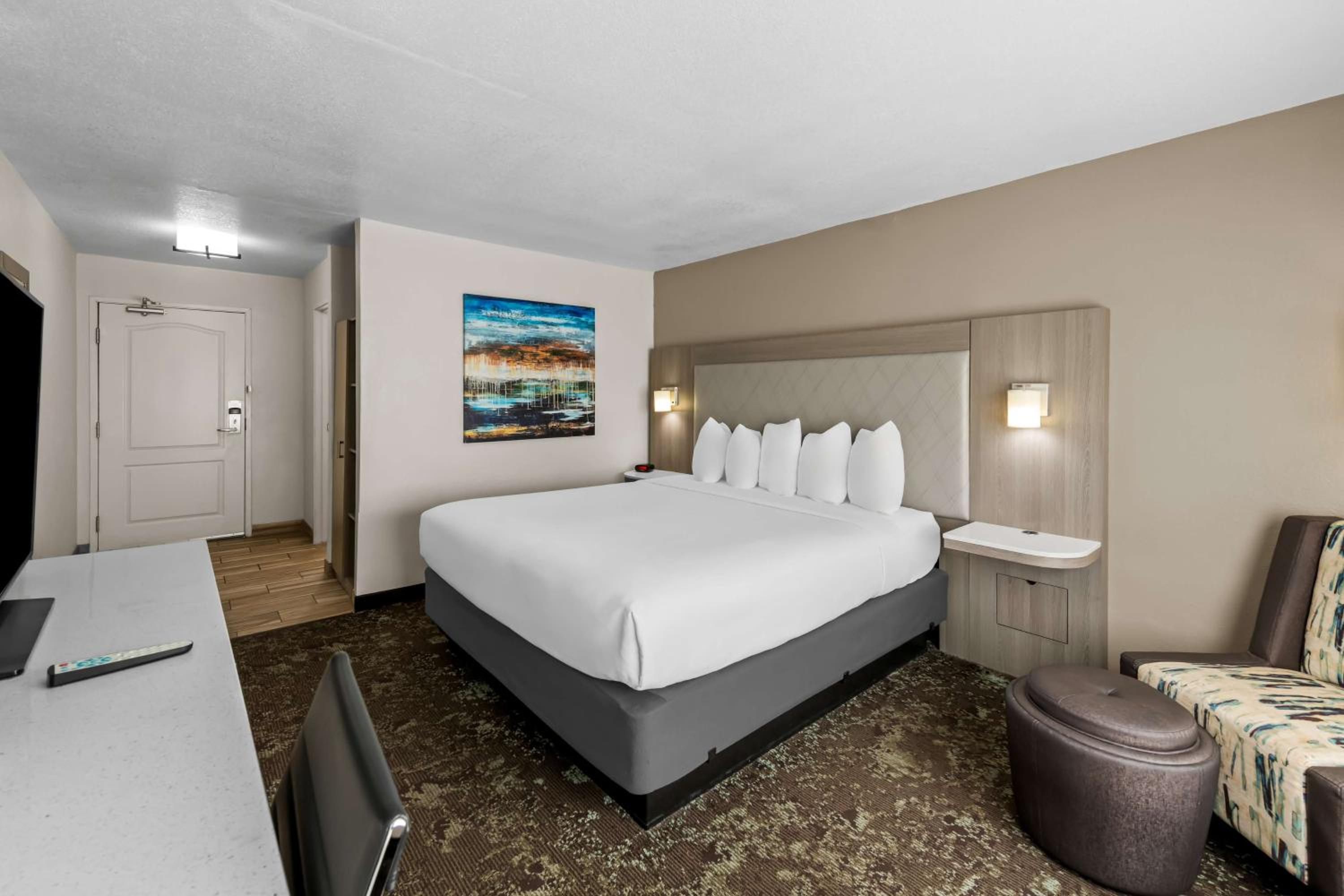 King Room - Non-Smoking - Photo 2