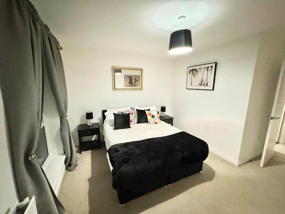Four-Bedroom House photo 1
