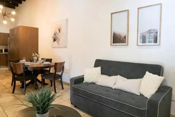 106 Fortaleza Apt #3