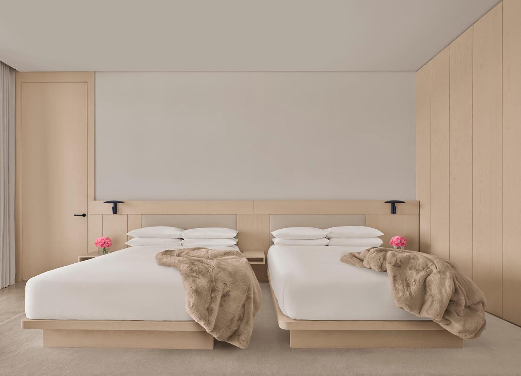 Deluxe Queen Room with Two Queen Beds and Terrace - Sea View
