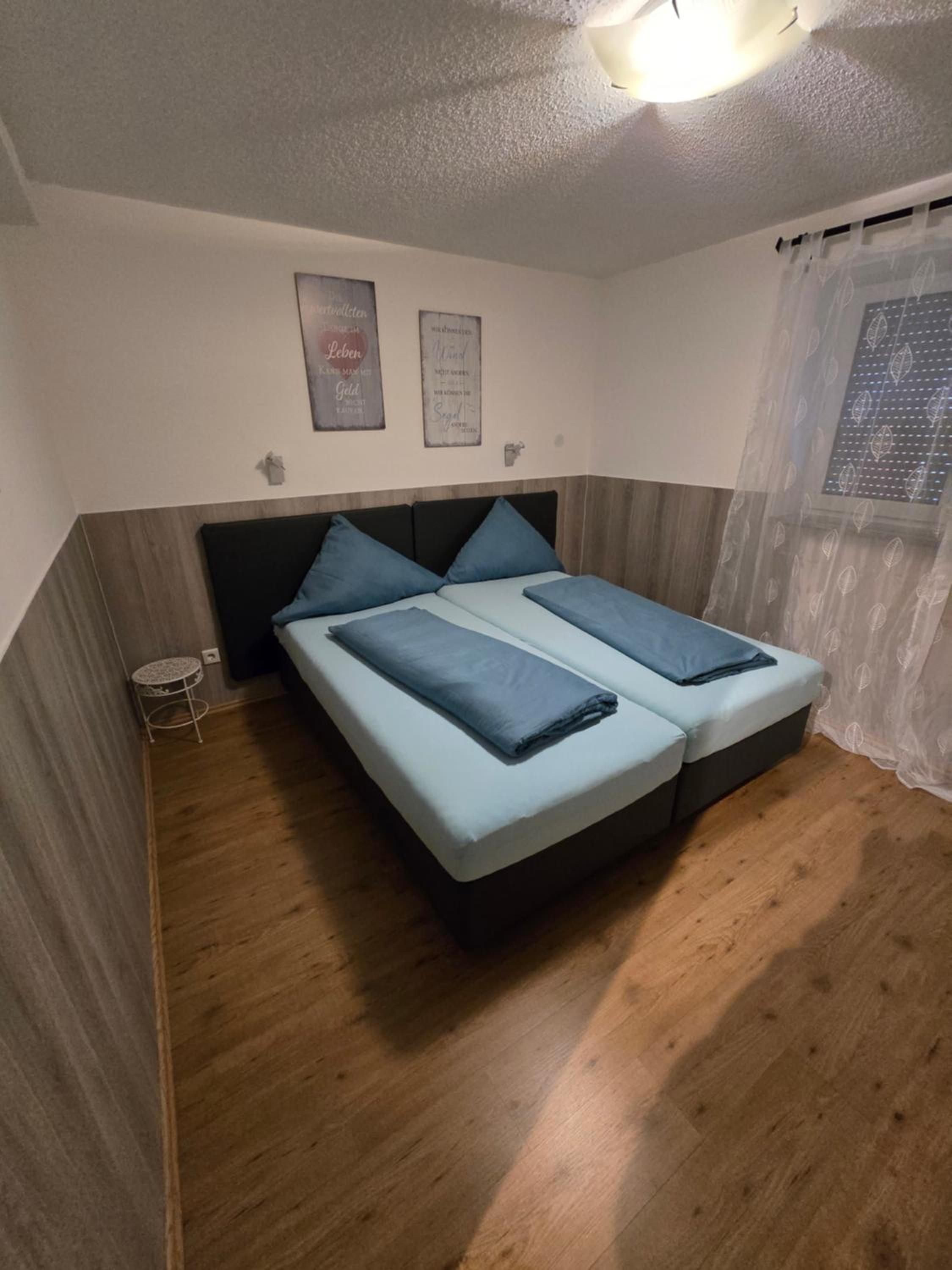 One Bedroom Apartment with Balcony - Left