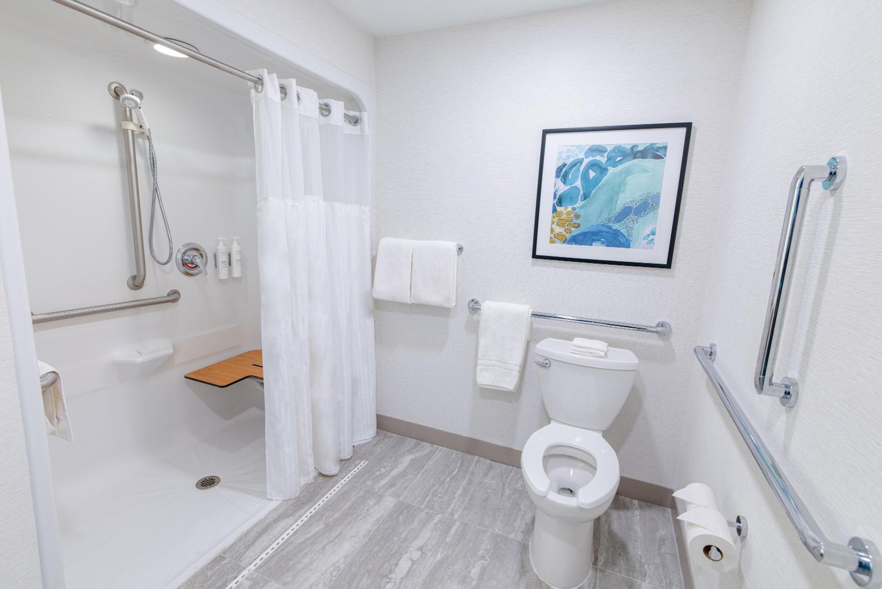 Queen Room with Two Queen Beds - Mobility and Hearing Access - Photo 10