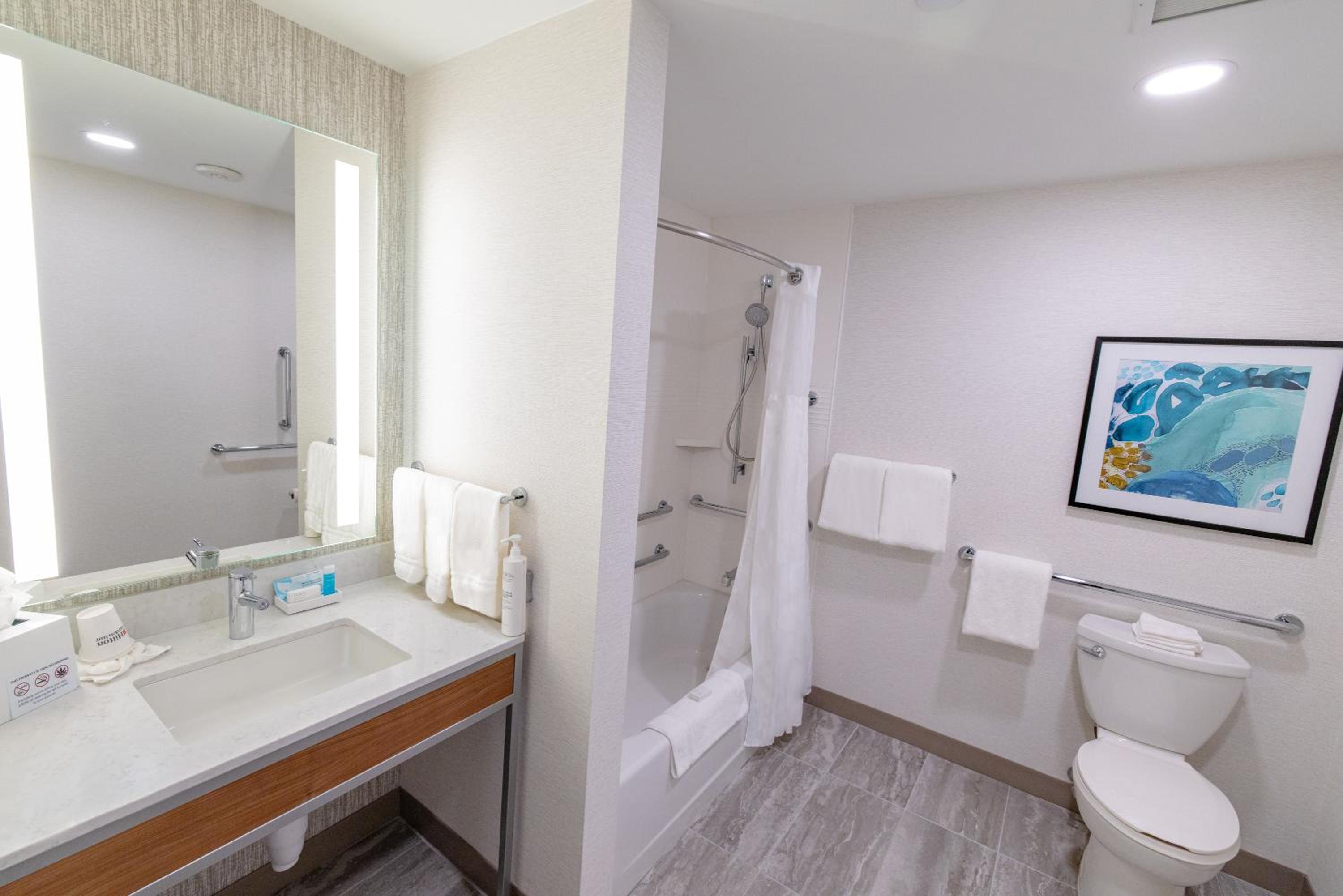 Queen Room with Two Queen Beds - Mobility and Hearing Access - Photo 7