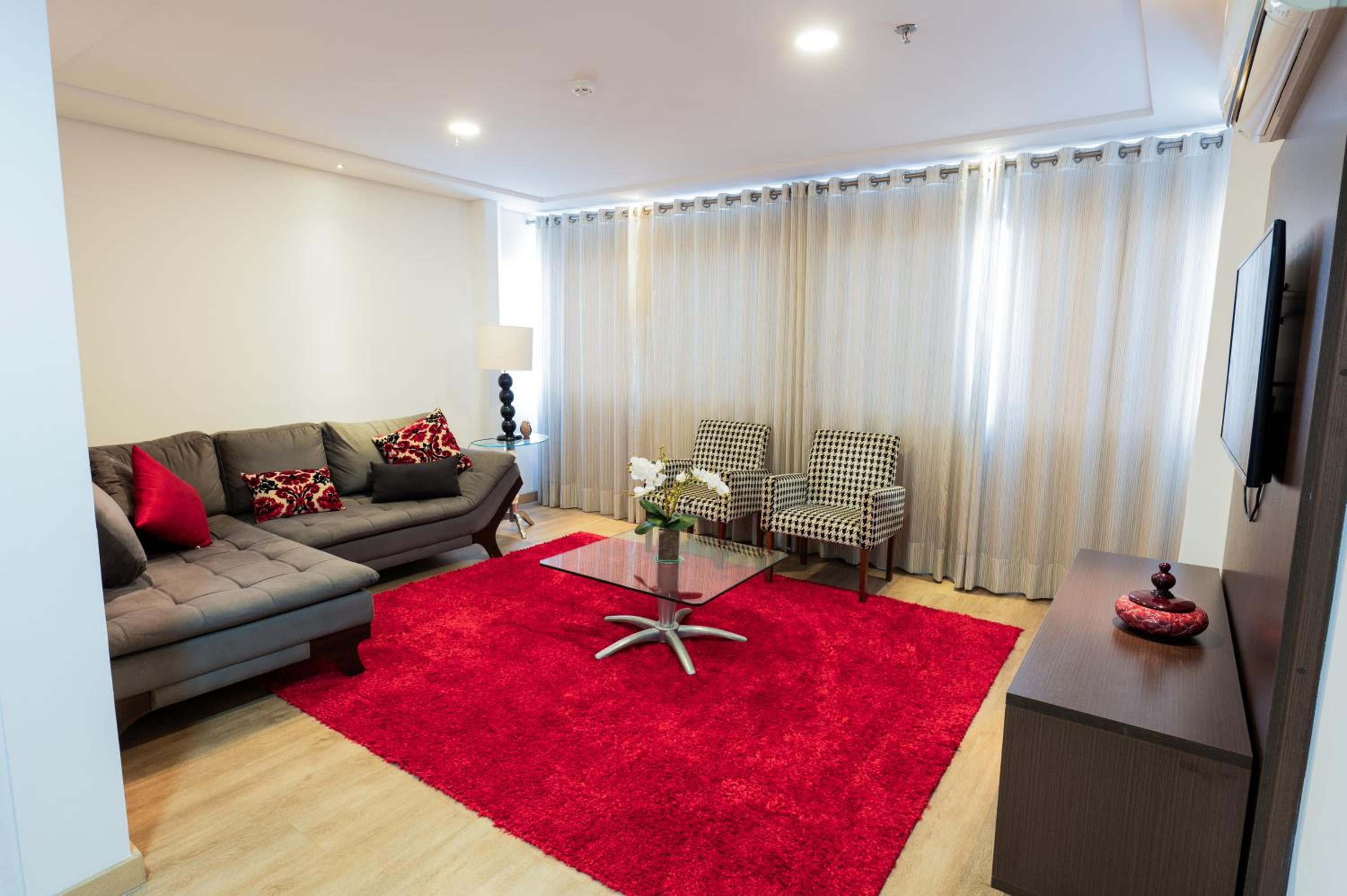 Deluxe Suite with Spa Bath