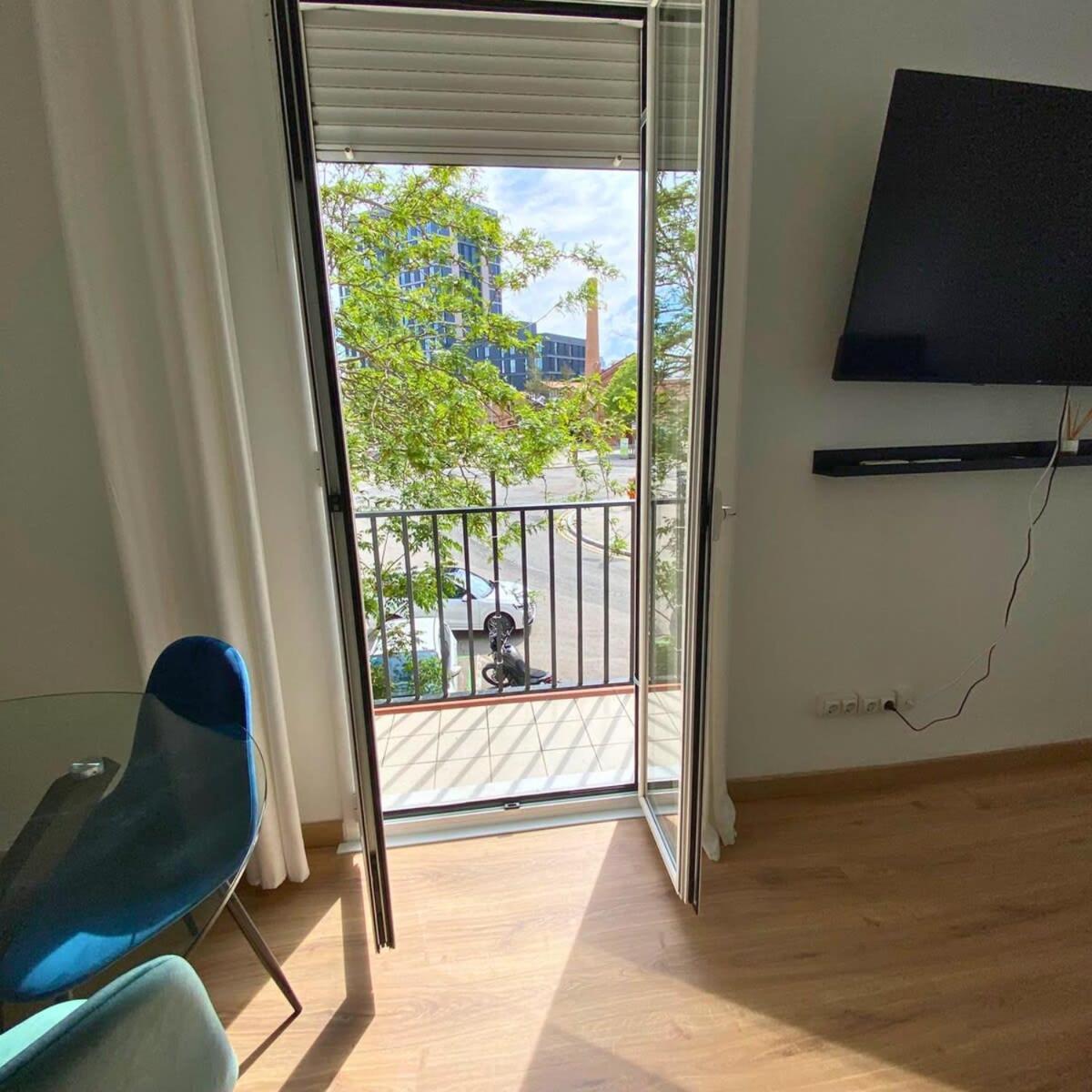 Three-Bedroom Apartment With Balcony photo 2