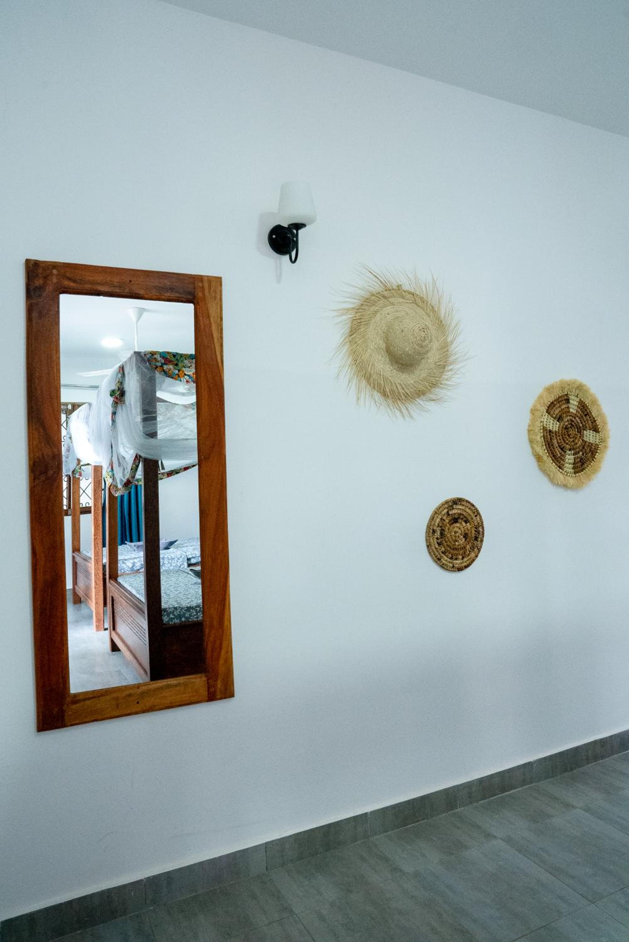 Superior Family Room - Photo 1