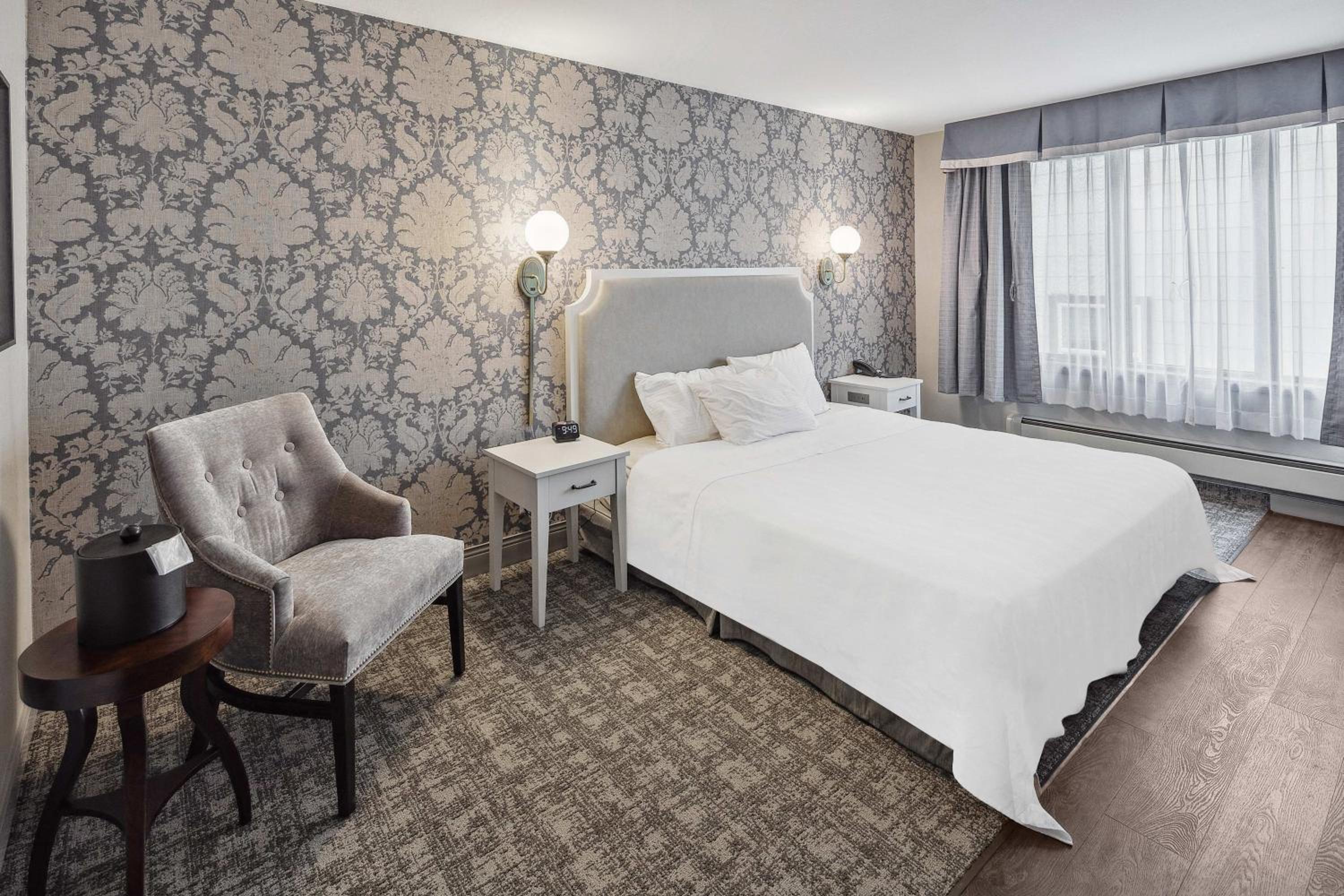 Queen Room - Disability Access photo 1