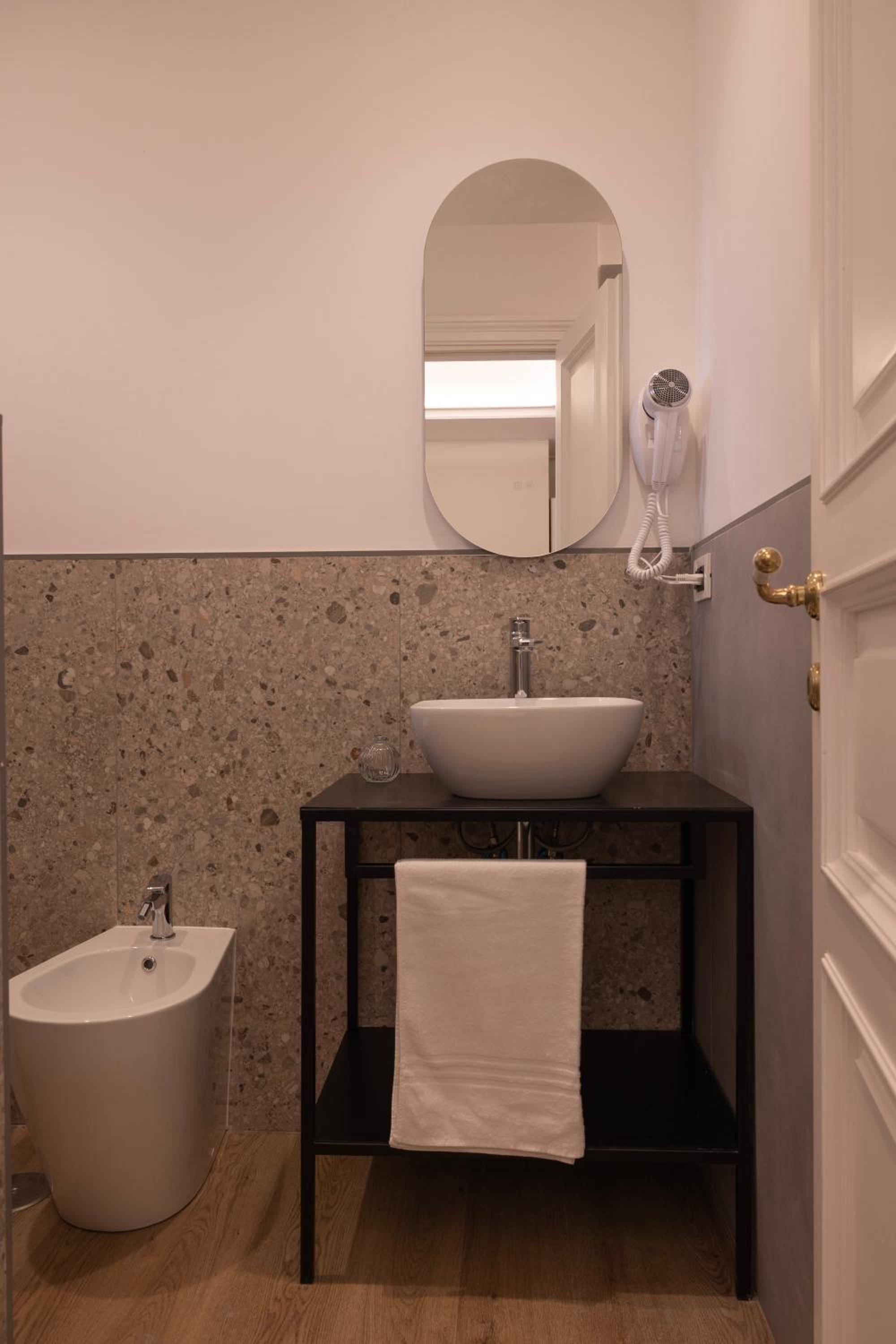 Deluxe Double or Twin Room photo 3