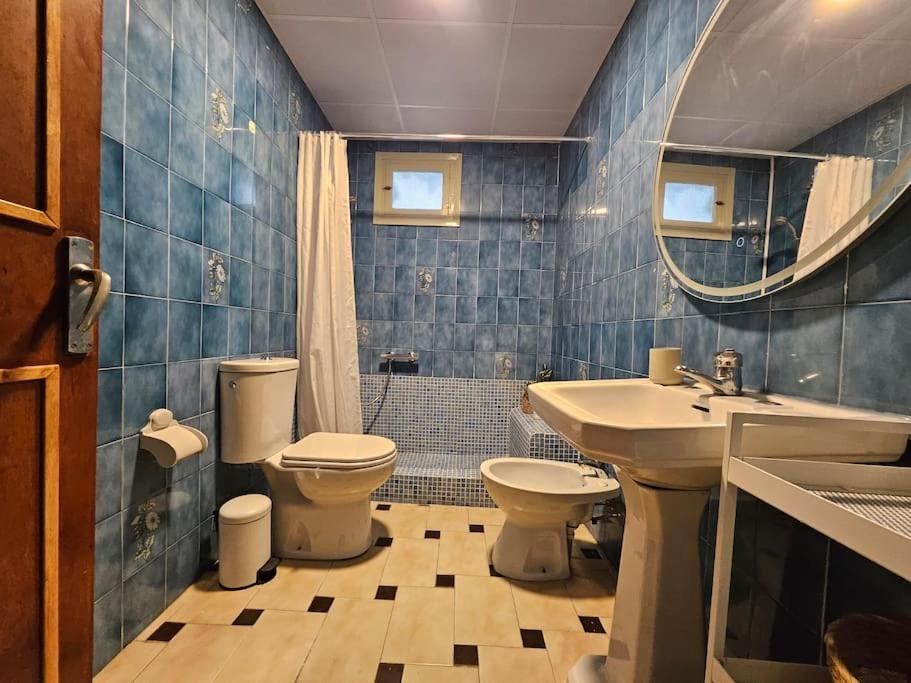 Three-Bedroom House photo 2