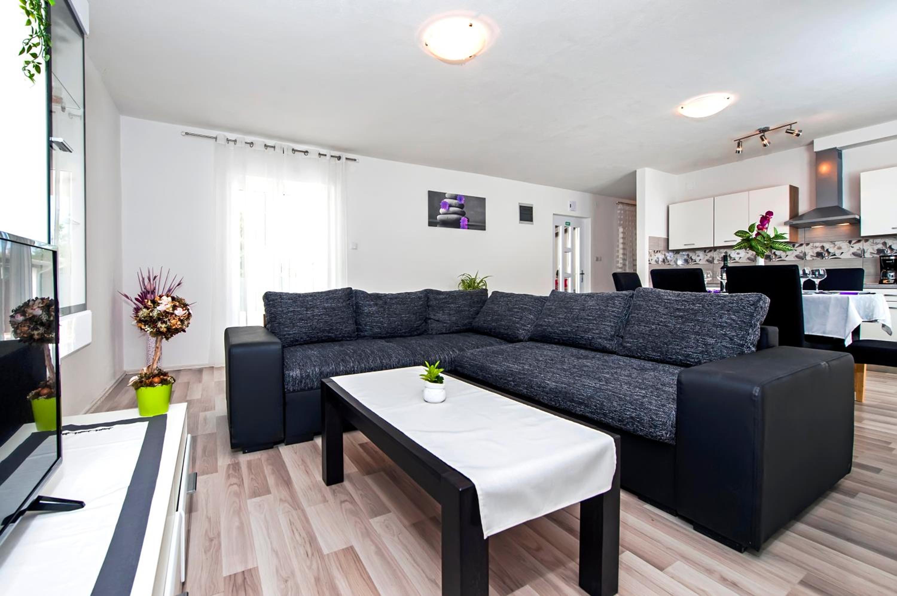 Three-Bedroom Villa photo 1