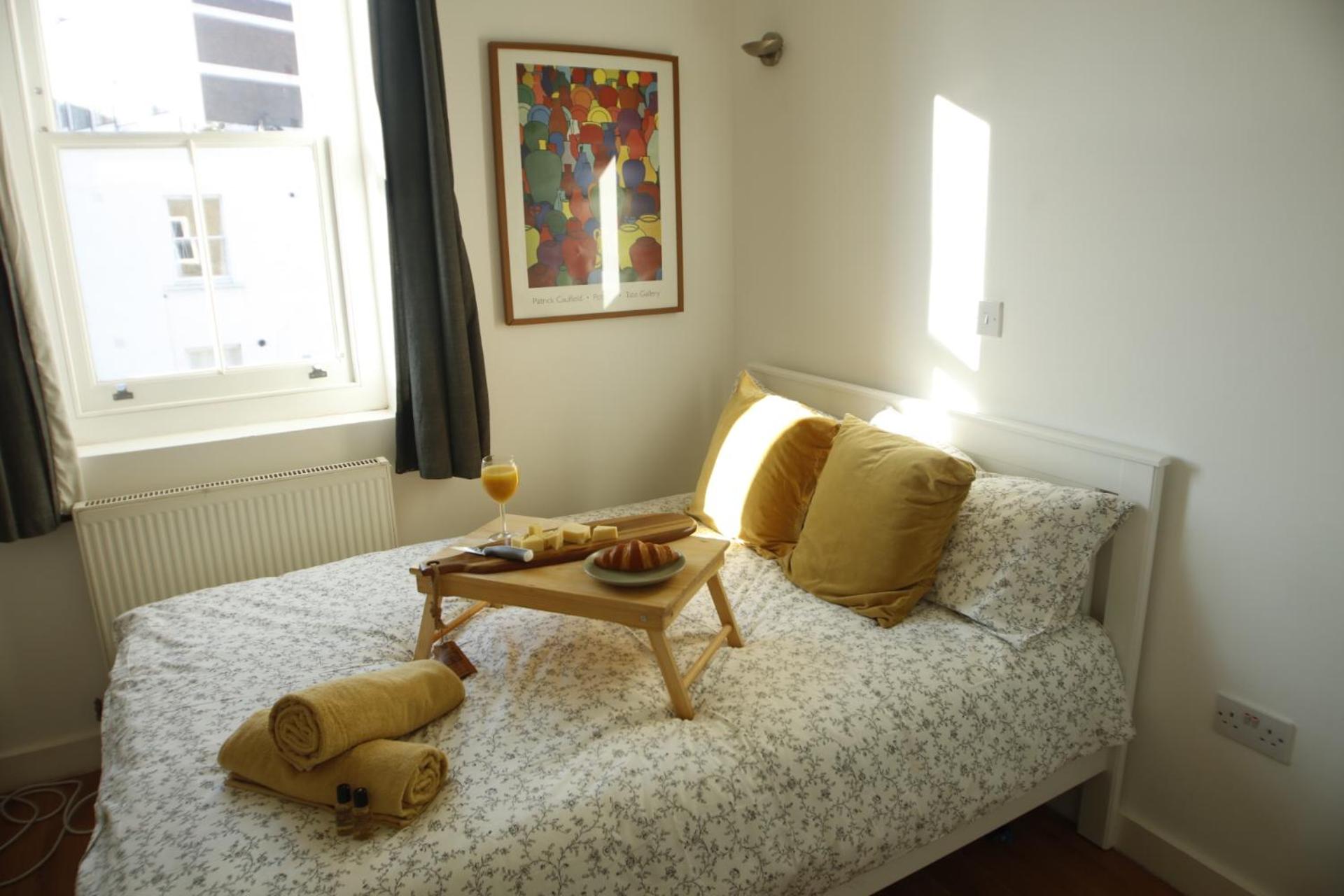 One-Bedroom Apartment photo 1