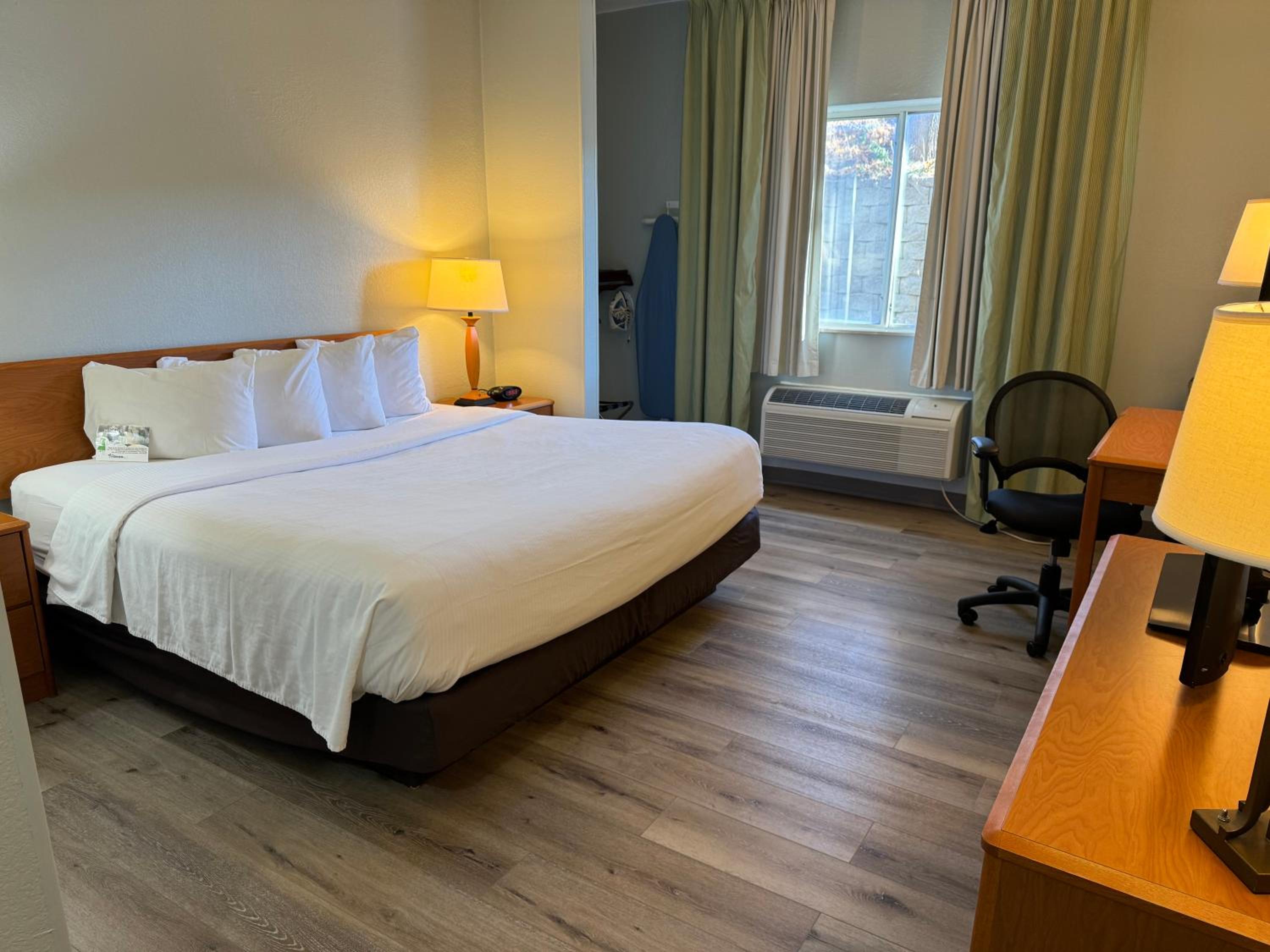 King Room - Mobility Access/Non-Smoking - Photo 2