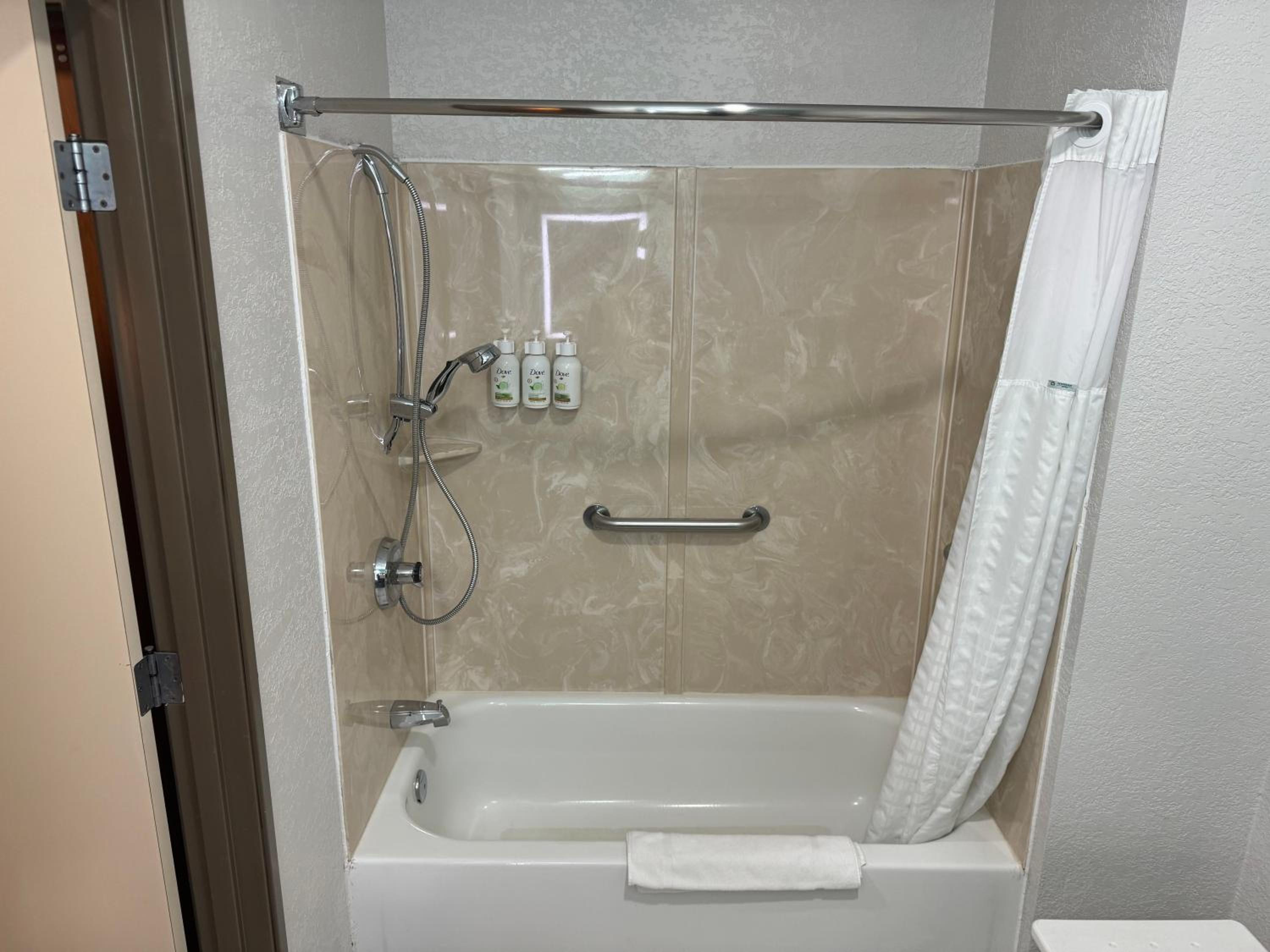 King Room - Mobility Access/Non-Smoking - Photo 6