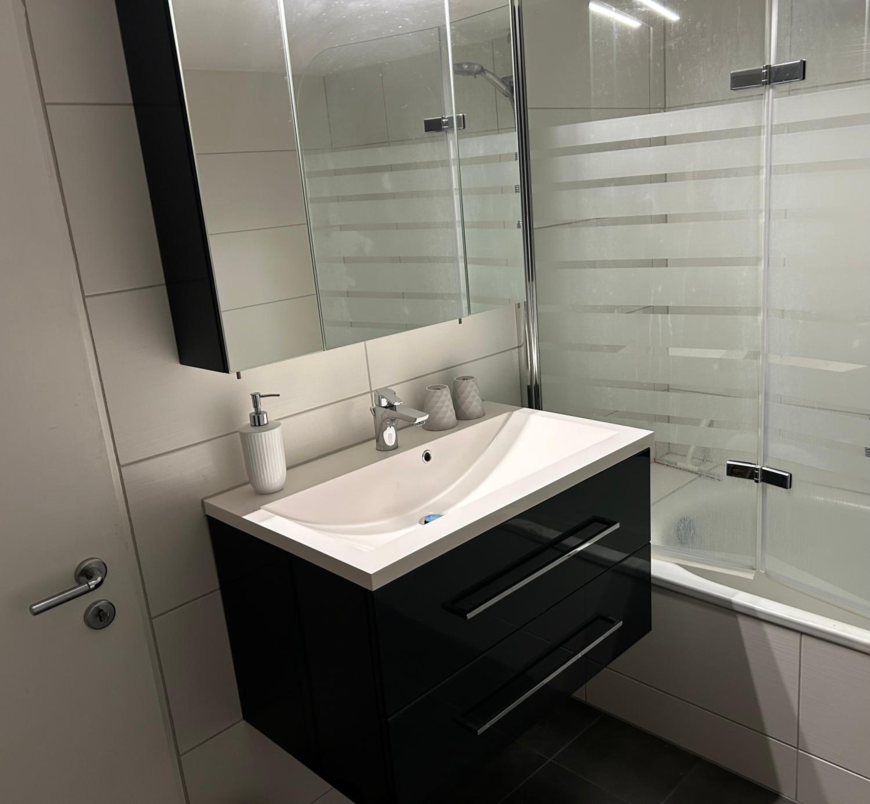 Double Room with Shared Bathroom photo 1
