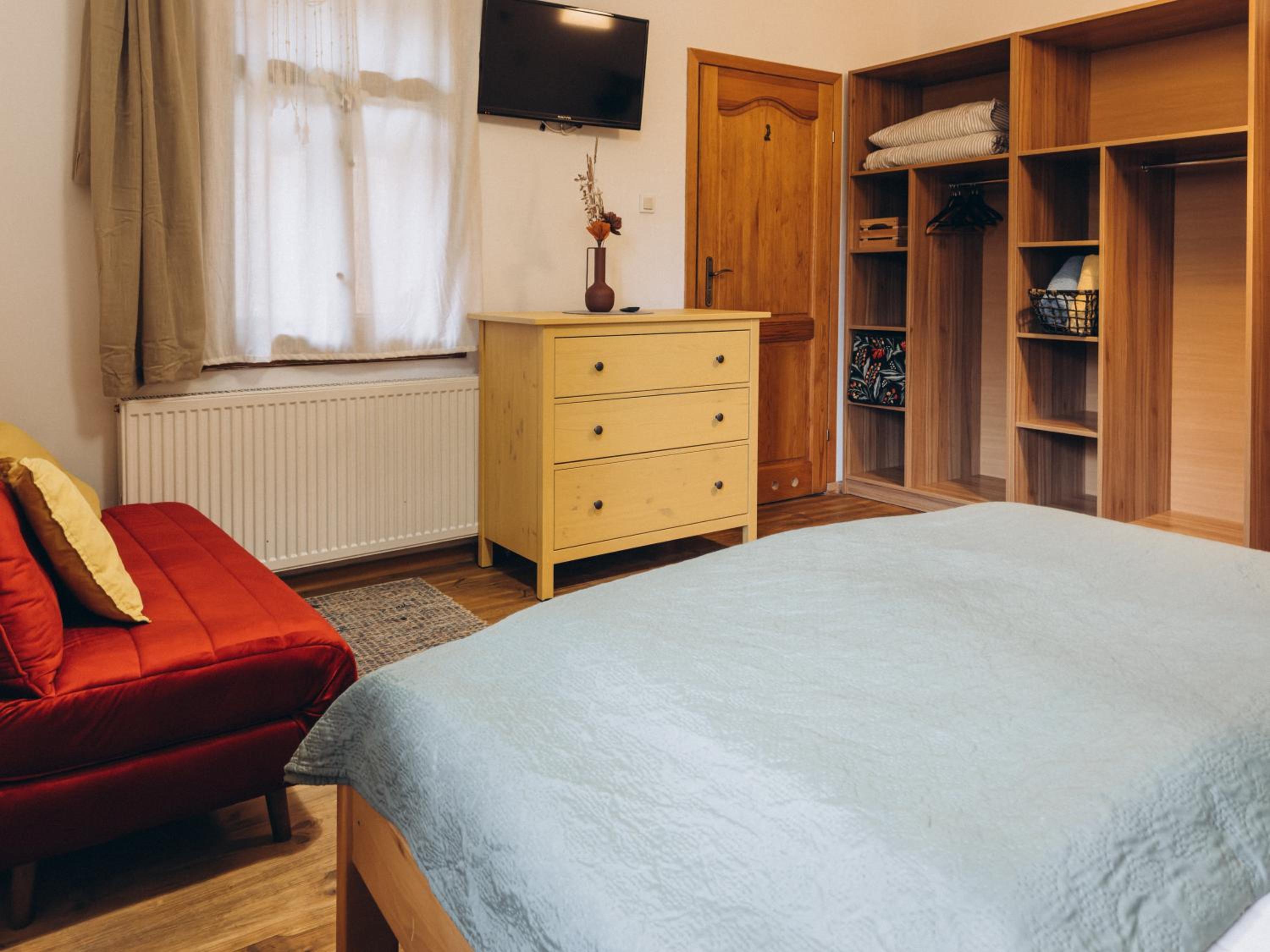 Triple Room with Balcony - Photo 4
