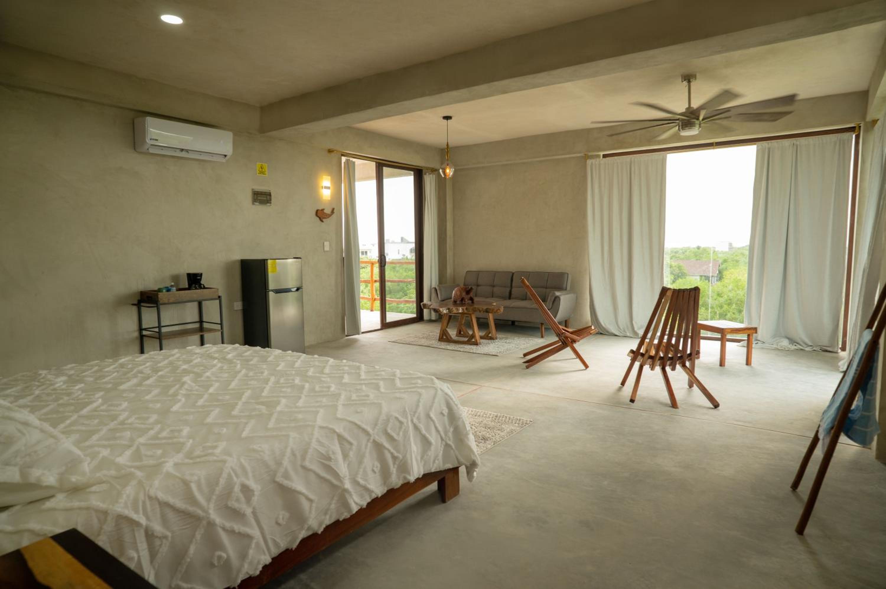 Deluxe Suite with Sea View photo 1