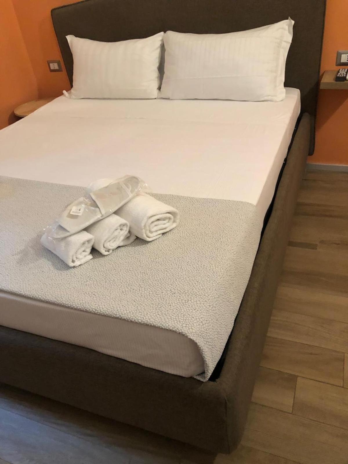 Triple Room with Private Bathroom photo 3