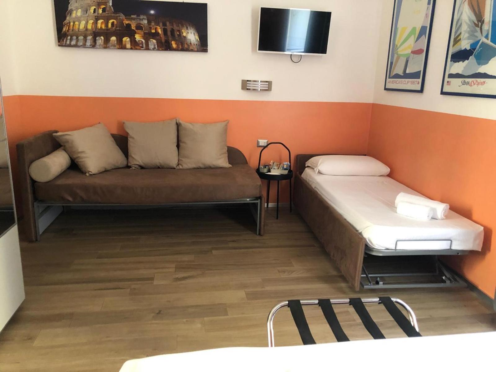 Triple Room with Private Bathroom photo 2