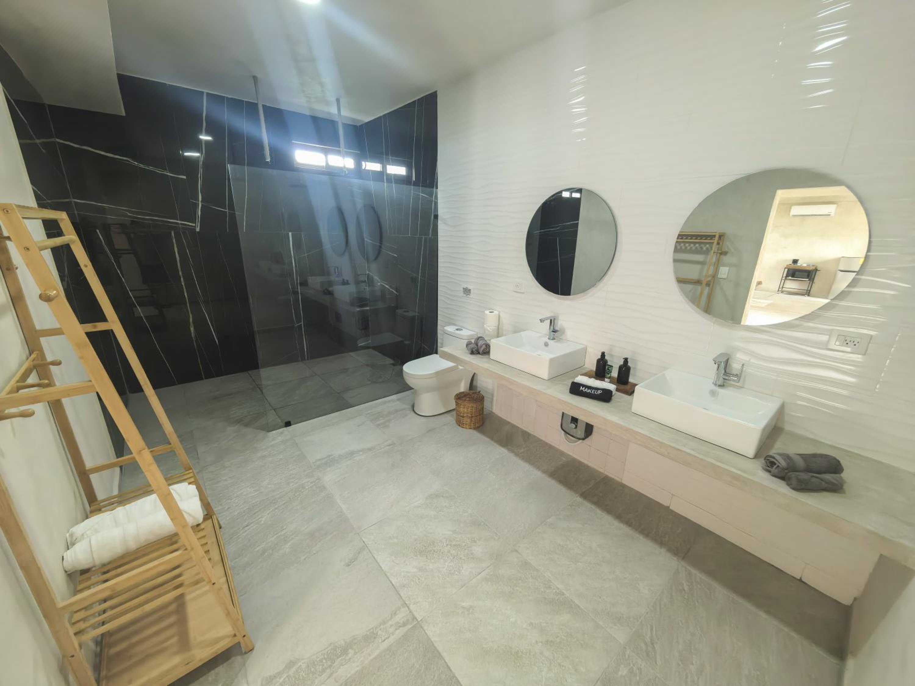 Deluxe Suite photo 2