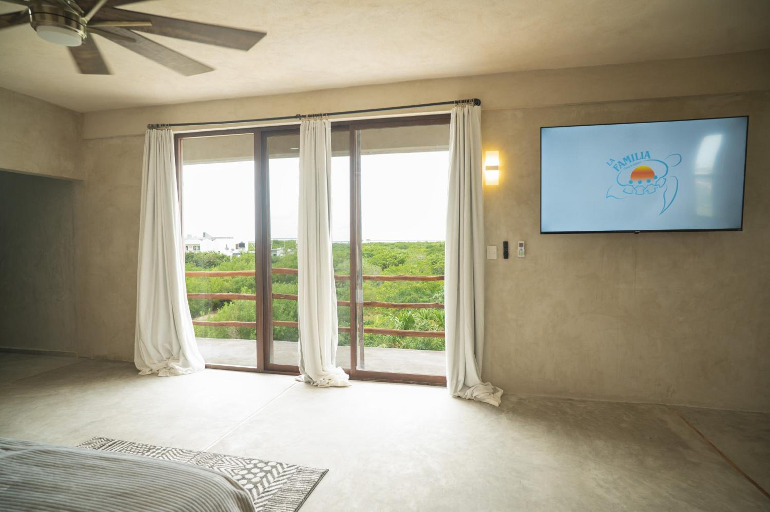 Deluxe Suite photo 3