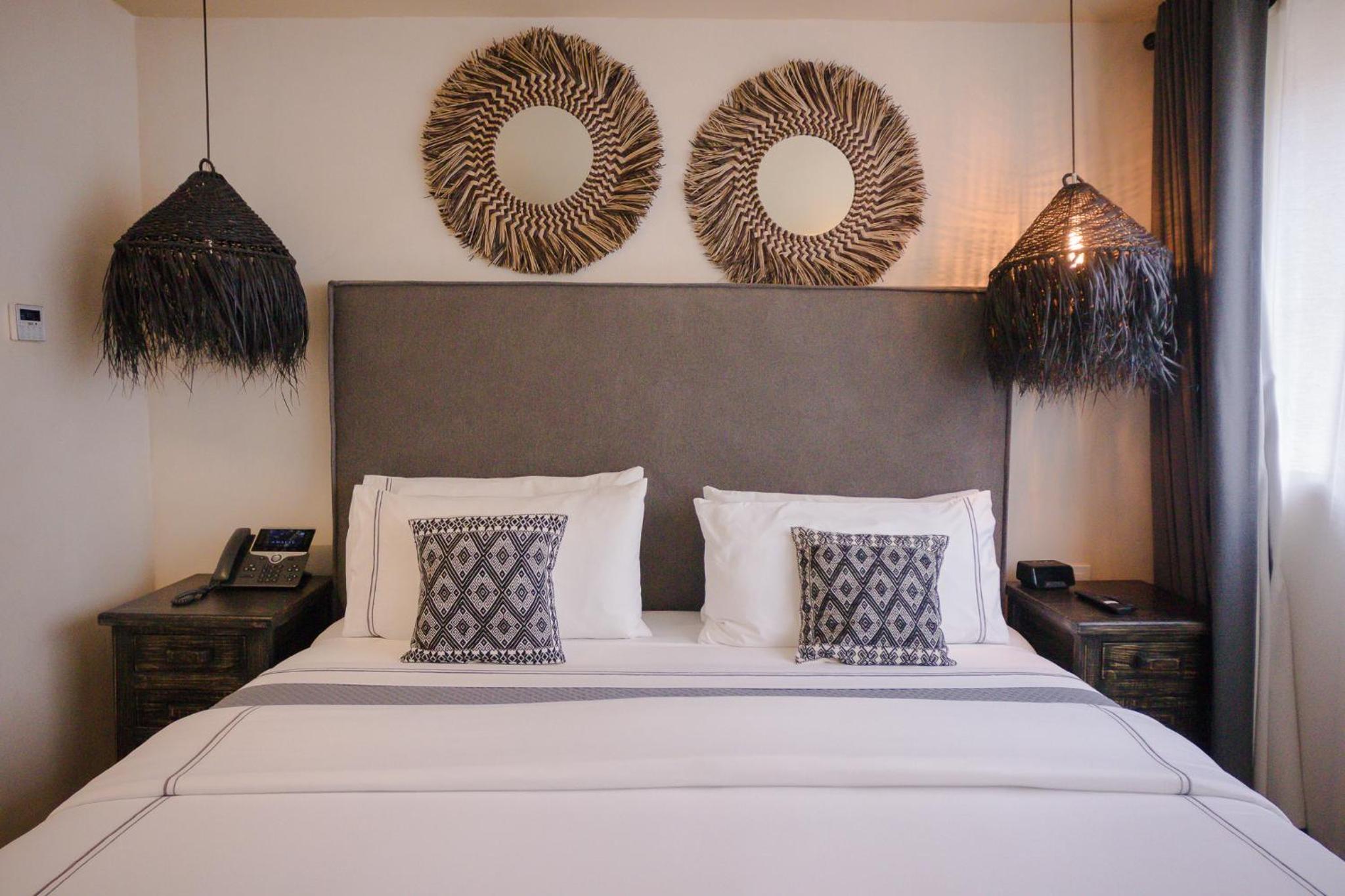 Deluxe Suite - Photo 2