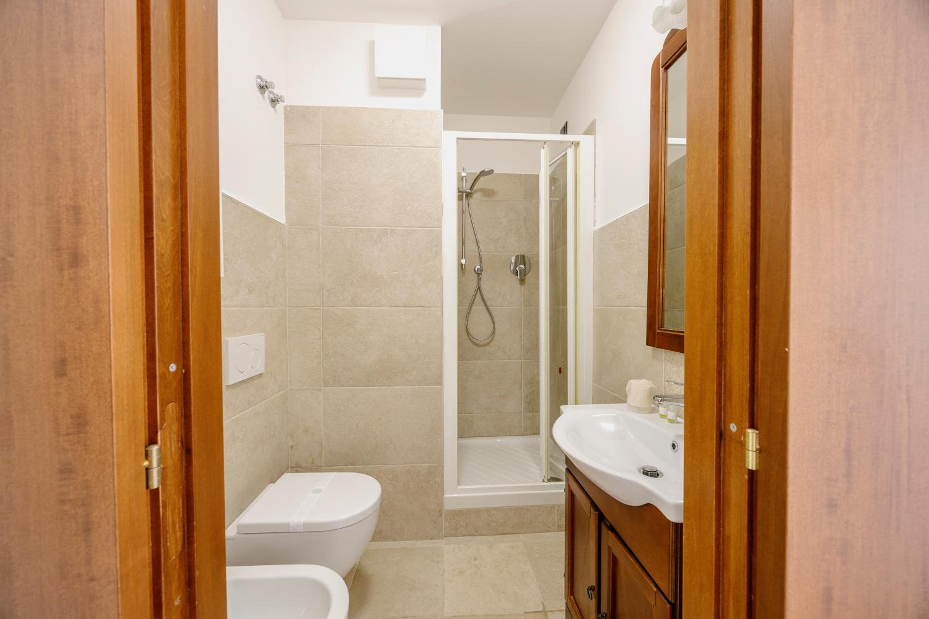 Double Room with Private Bathroom photo 3