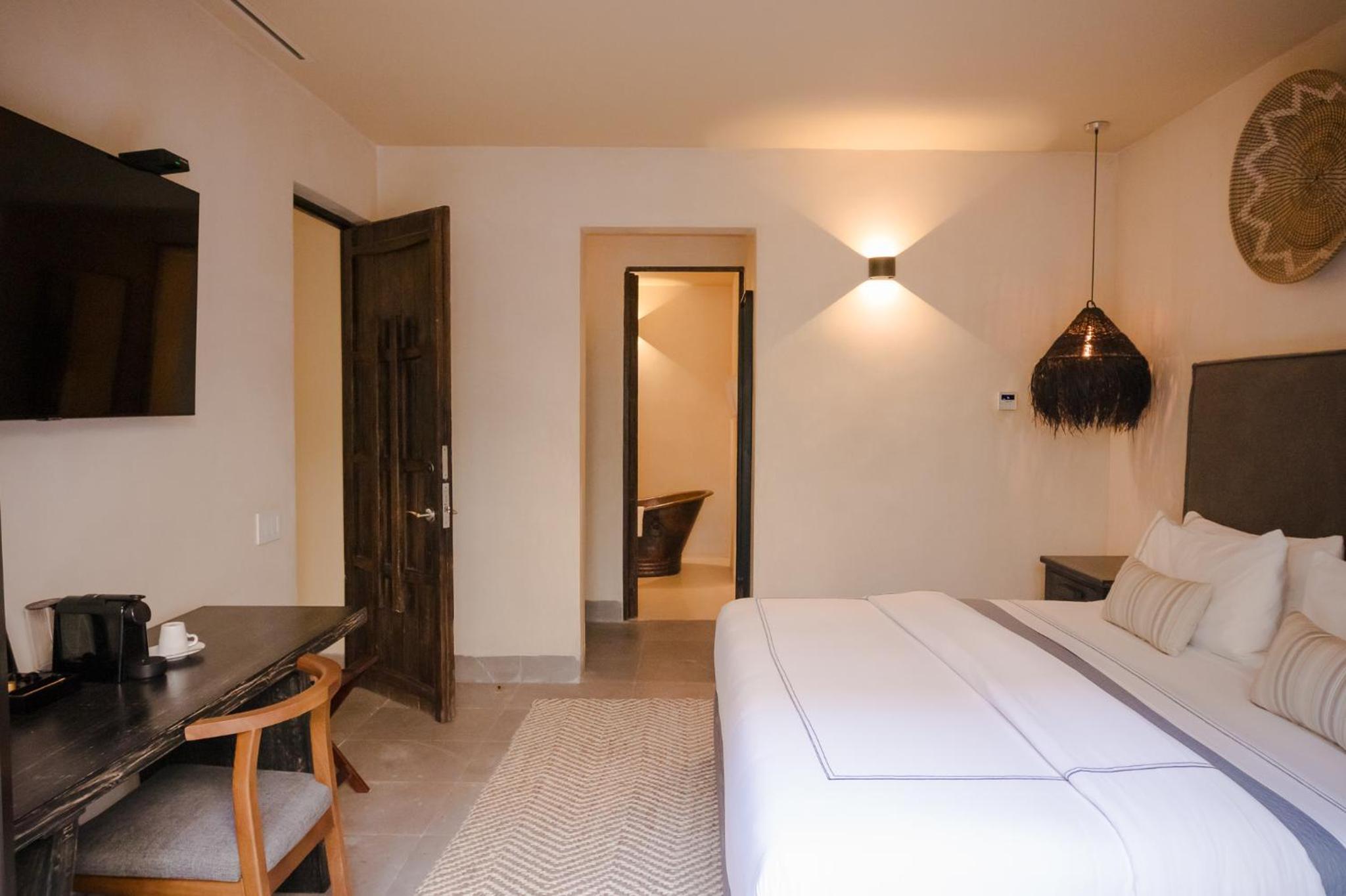 Double Room - Photo 17
