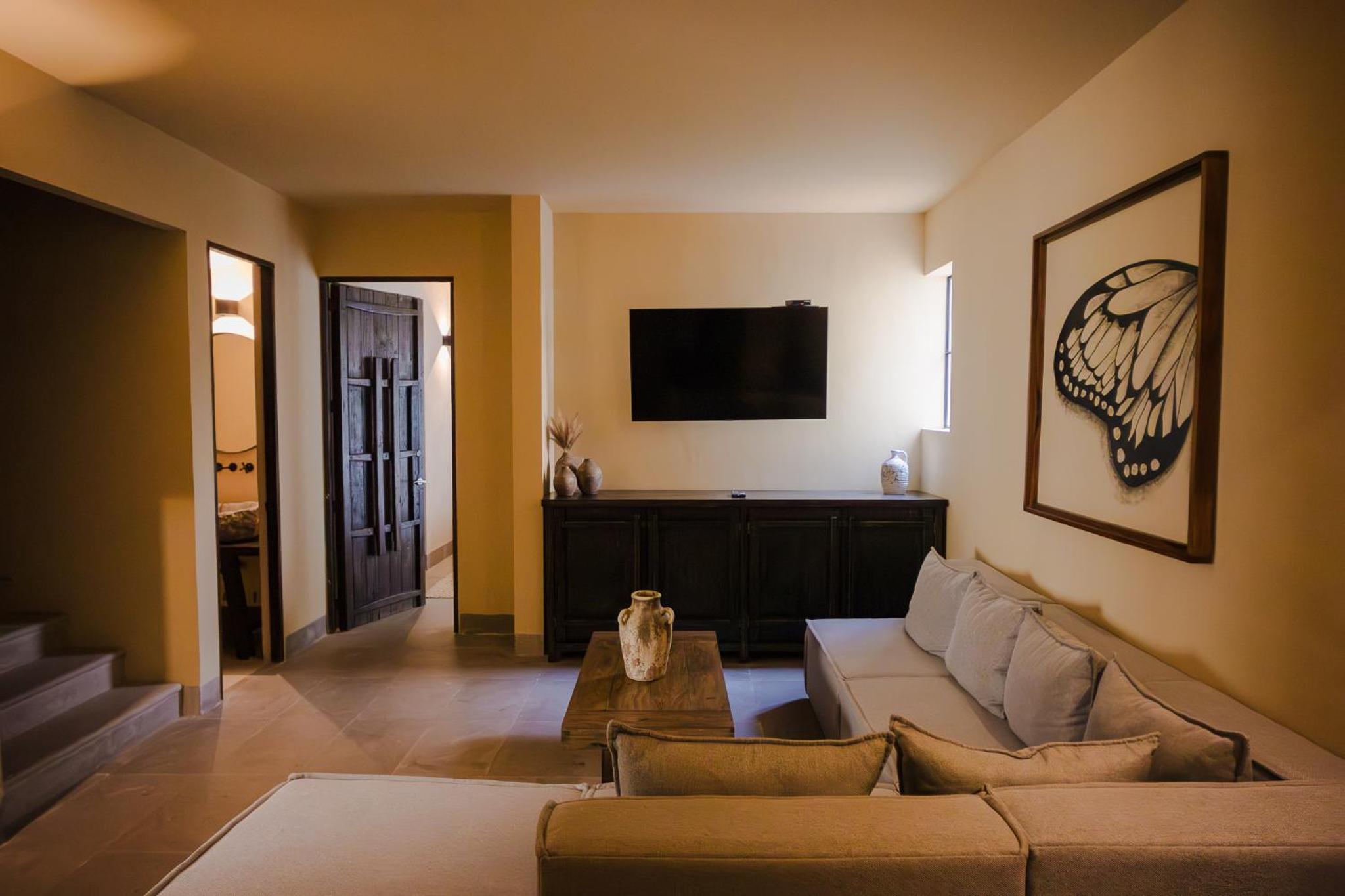 Double Room - Photo 11