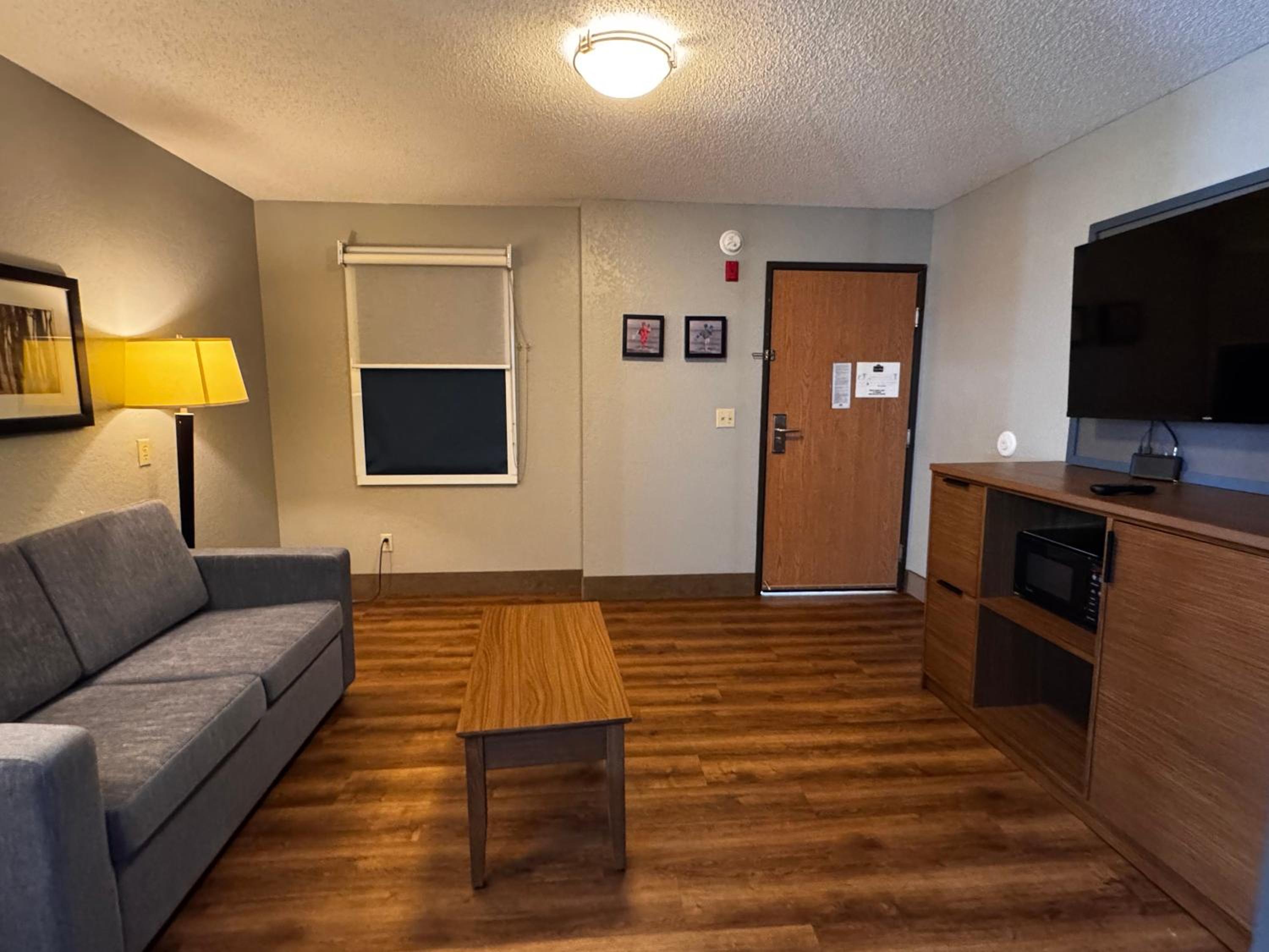 Superior King Suite - Non-Smoking - Photo 2
