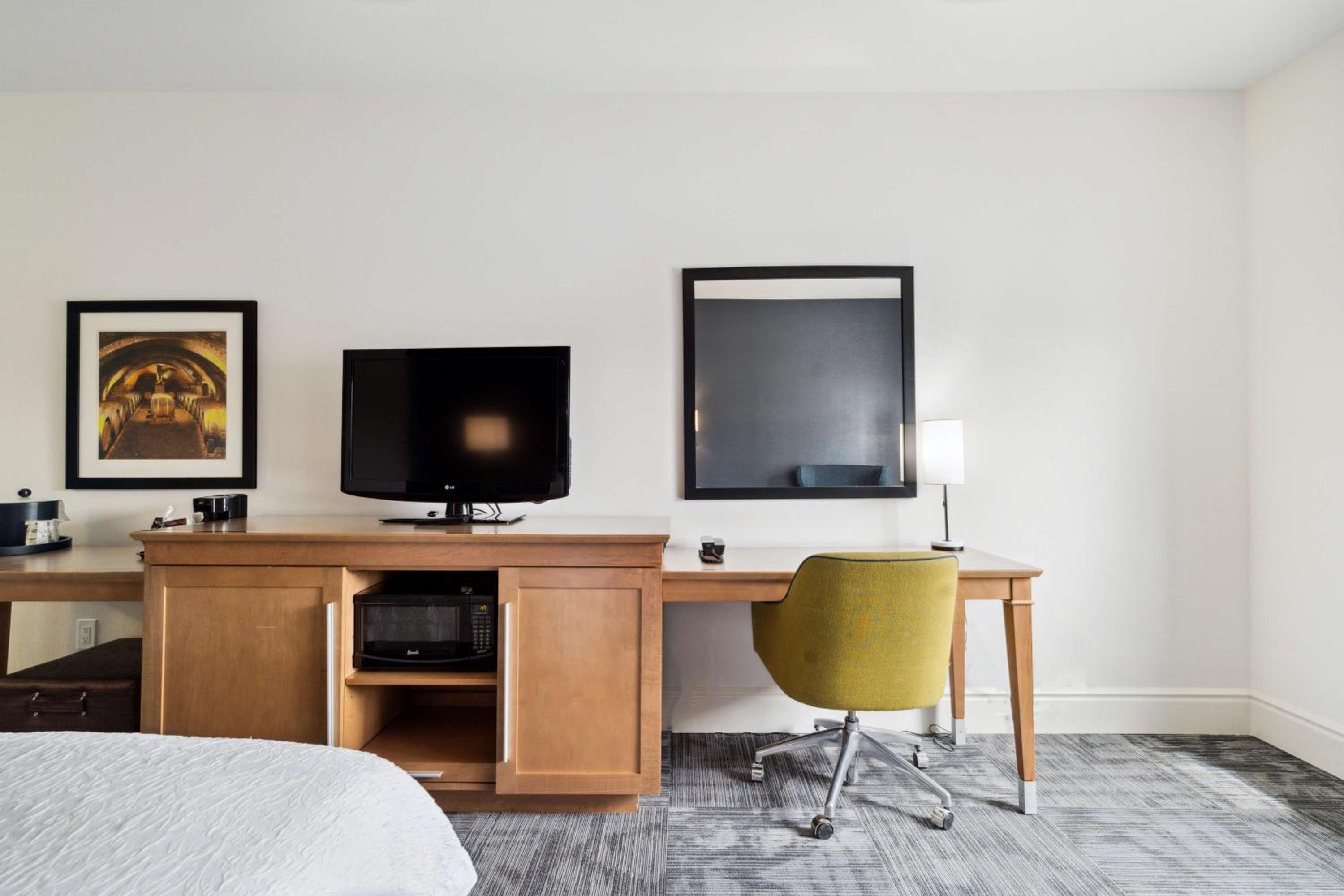 King Room - Disability Access/Non-Smoking - Photo 7